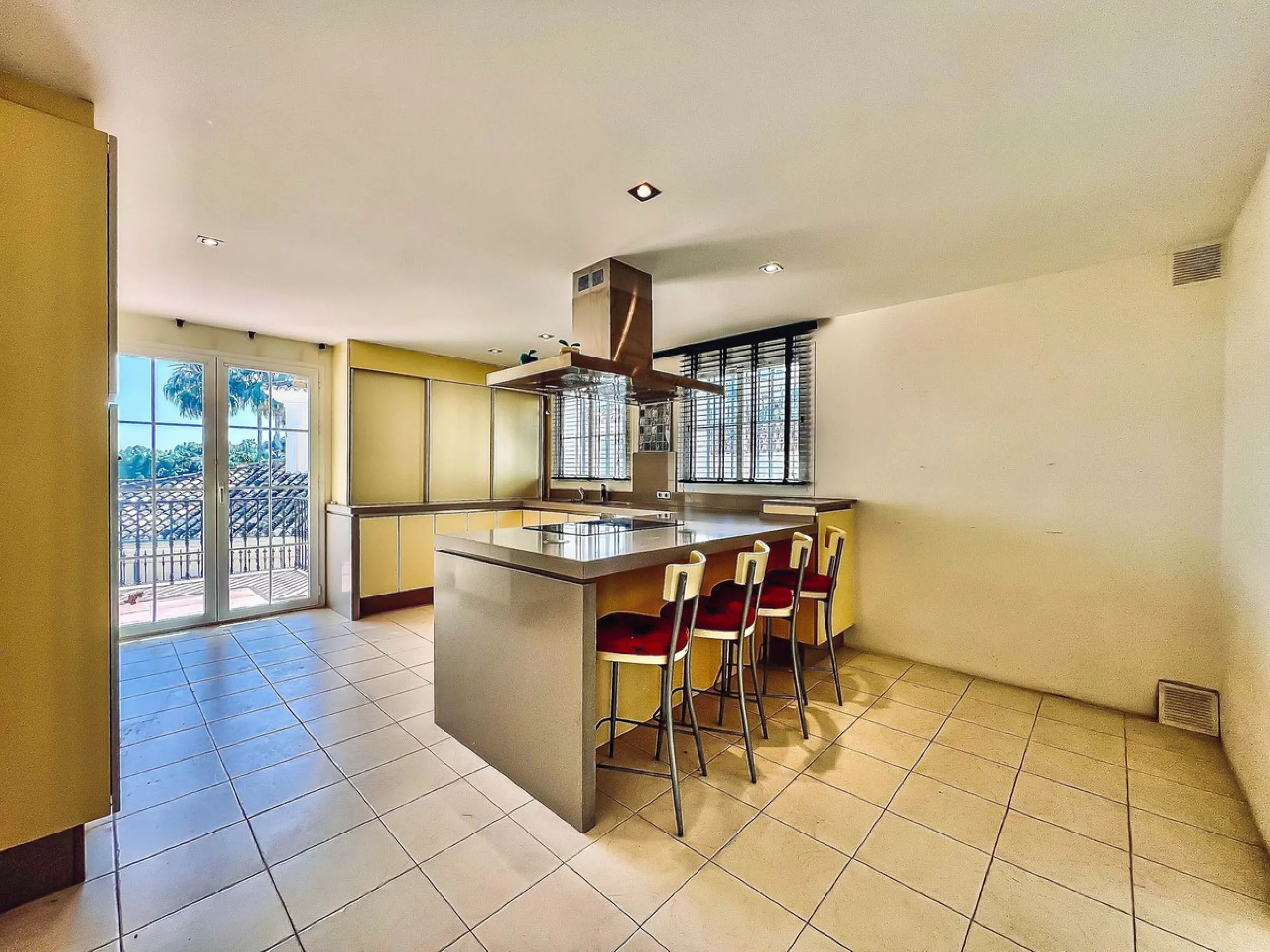 VILLA WITH PANORAMIC VIEWS IN EL HERROJO, BENAHAVÍS