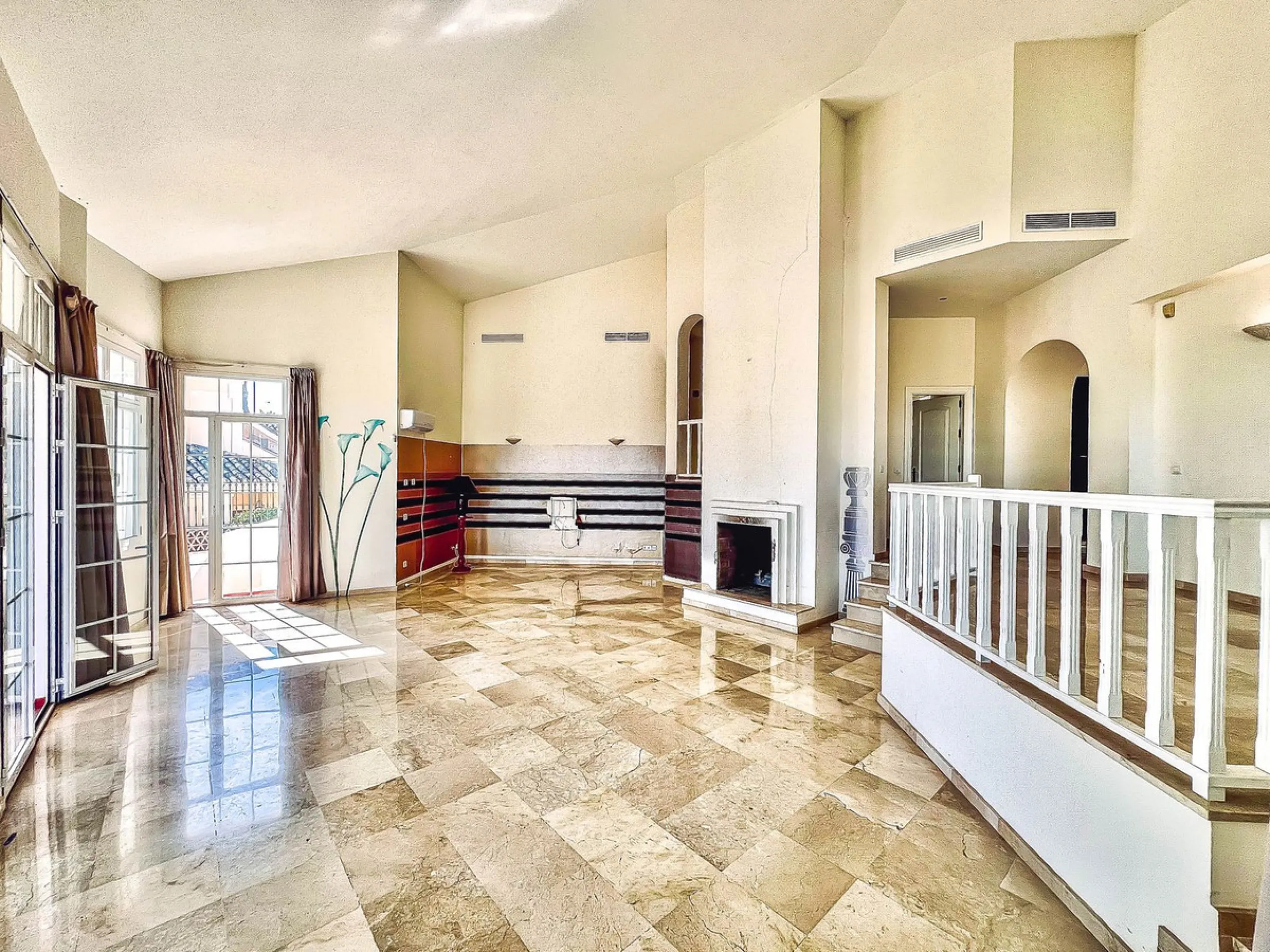 VILLA WITH PANORAMIC VIEWS IN EL HERROJO, BENAHAVÍS