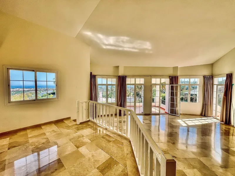 VILLA WITH PANORAMIC VIEWS IN EL HERROJO, BENAHAVÍS