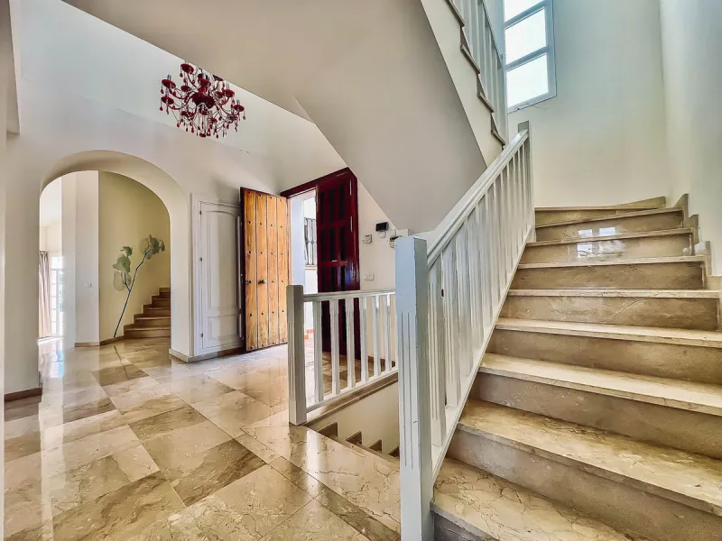 VILLA WITH PANORAMIC VIEWS IN EL HERROJO, BENAHAVÍS