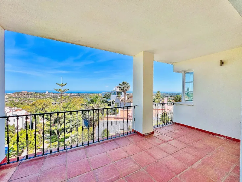 VILLA WITH PANORAMIC VIEWS IN EL HERROJO, BENAHAVÍS