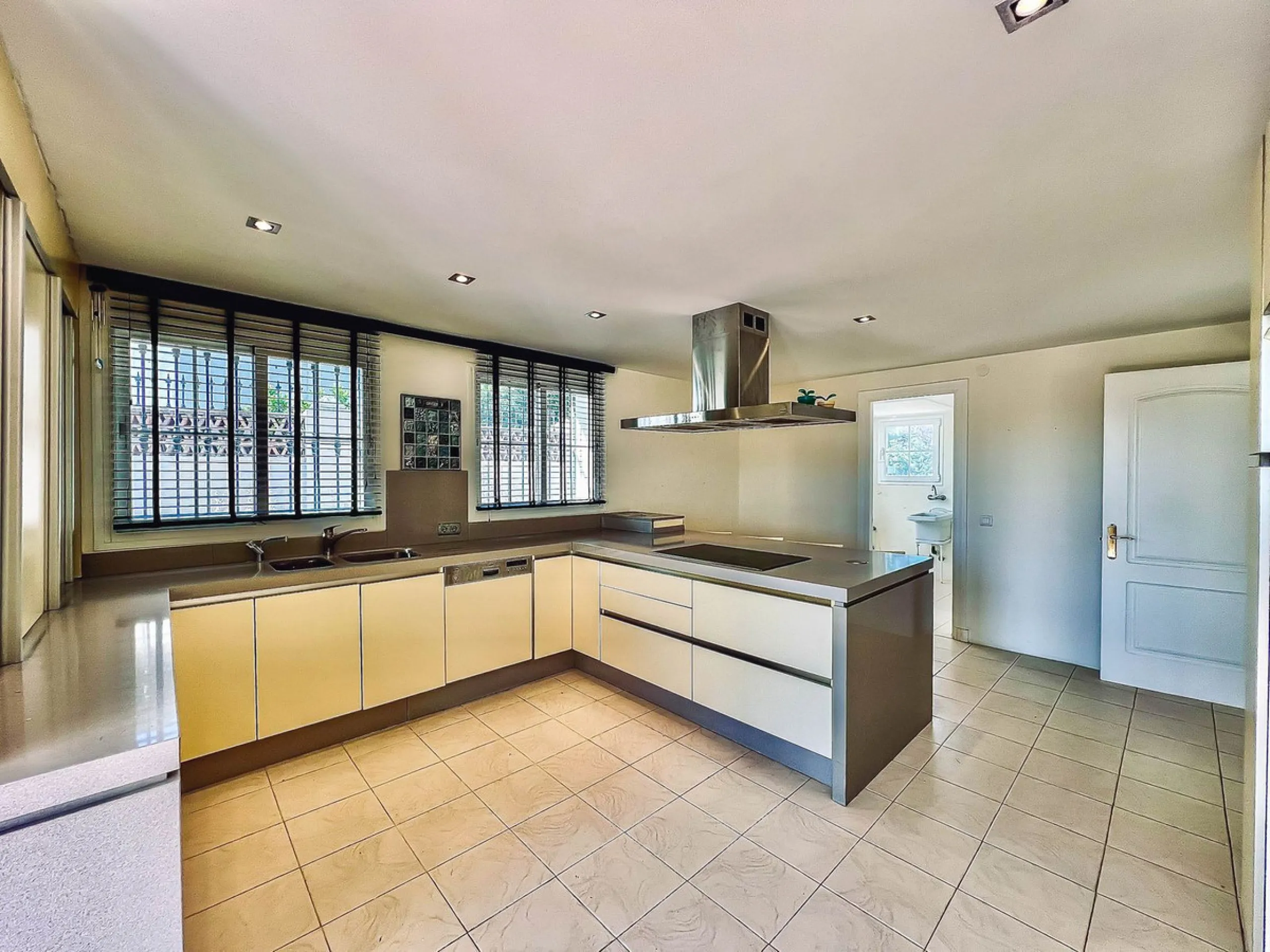VILLA WITH PANORAMIC VIEWS IN EL HERROJO, BENAHAVÍS