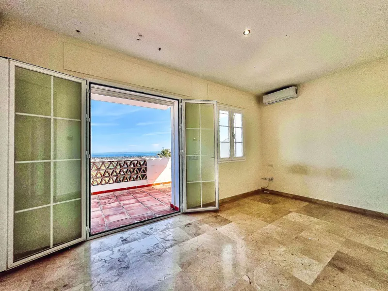 VILLA WITH PANORAMIC VIEWS IN EL HERROJO, BENAHAVÍS