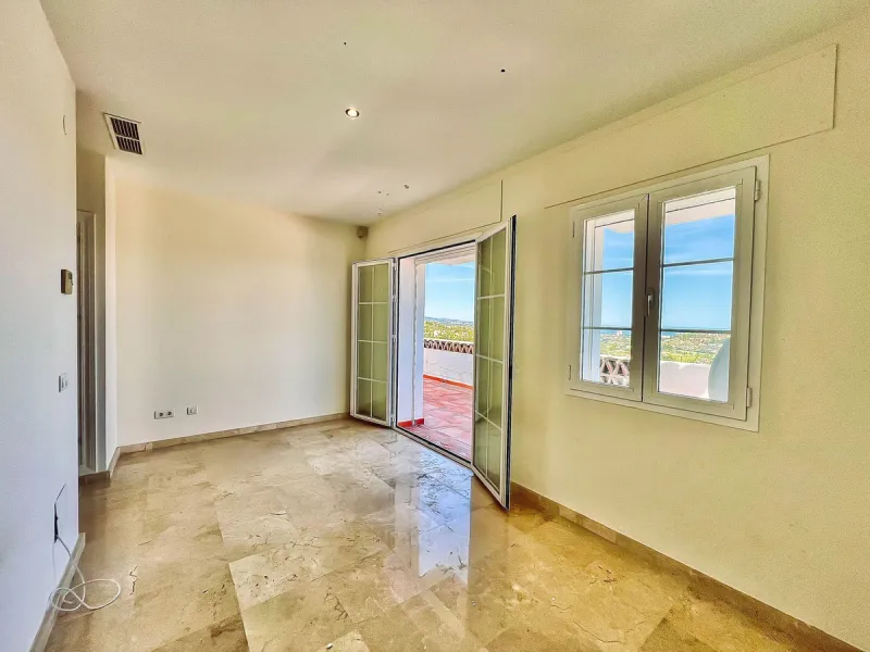 VILLA WITH PANORAMIC VIEWS IN EL HERROJO, BENAHAVÍS
