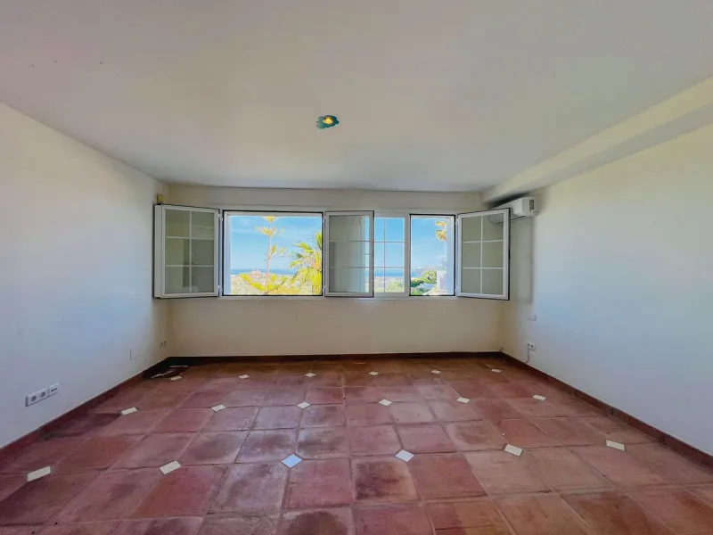 VILLA WITH PANORAMIC VIEWS IN EL HERROJO, BENAHAVÍS