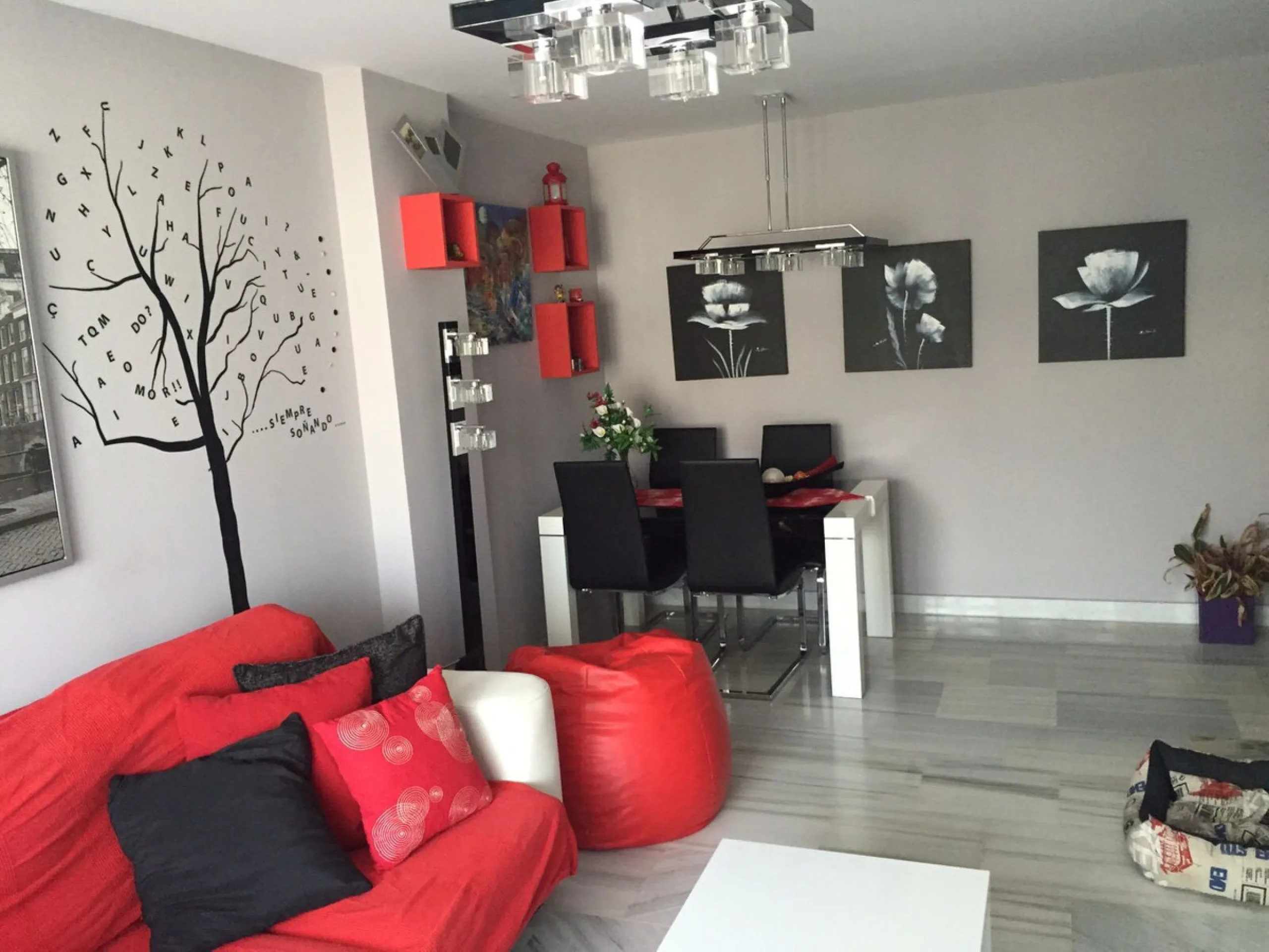 Apartment - Middle Floor Apartment в продаже в Benahavís, Málaga. В доме 2 спален и 2 ванных комнат. Площадь дома 99 м²