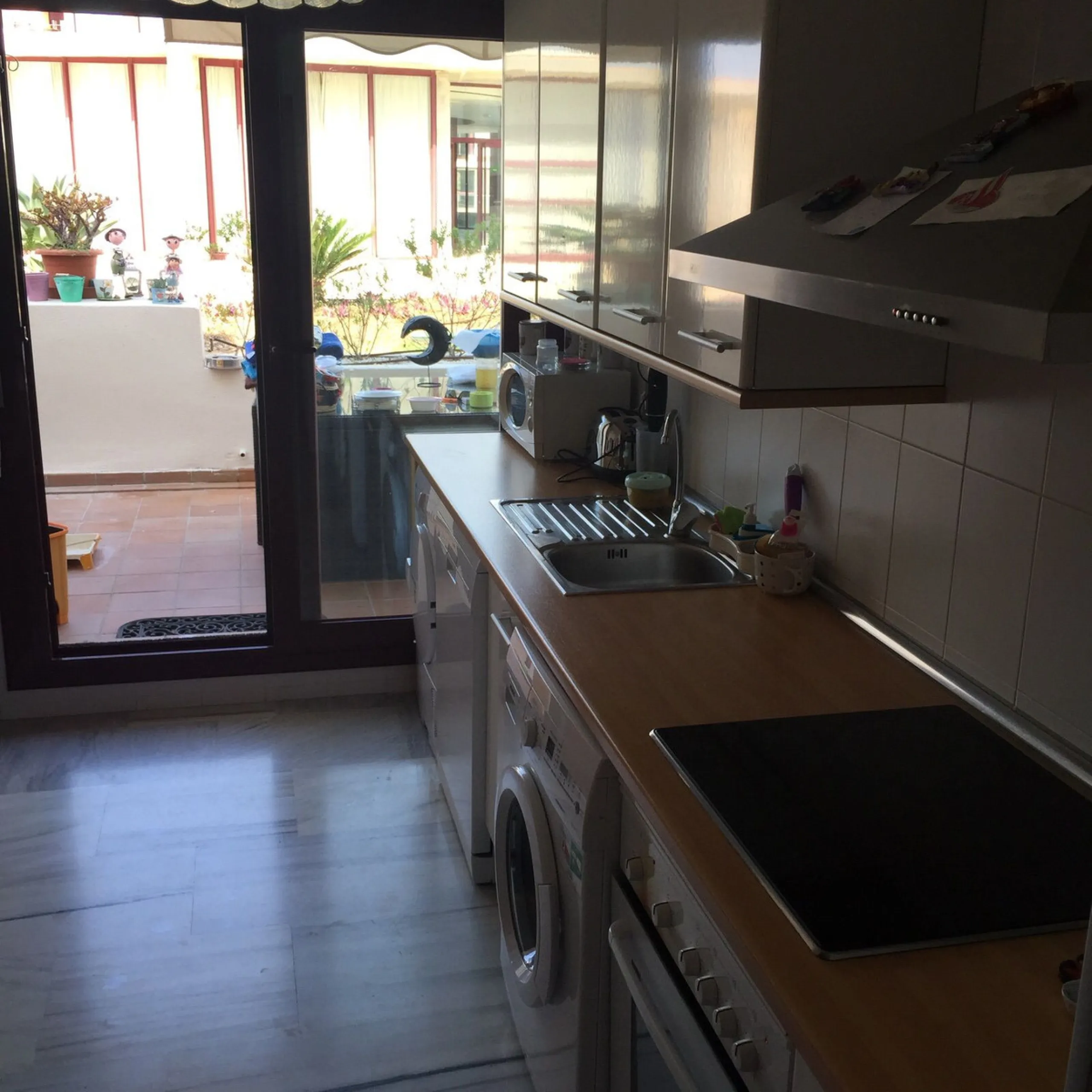 Apartment - Middle Floor Apartment в продаже в Benahavís, Málaga. В доме 2 спален и 2 ванных комнат. Площадь дома 99 м²