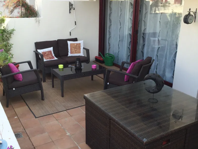 Apartment - Middle Floor Apartment в продаже в Benahavís, Málaga. В доме 2 спален и 2 ванных комнат. Площадь дома 99 м²