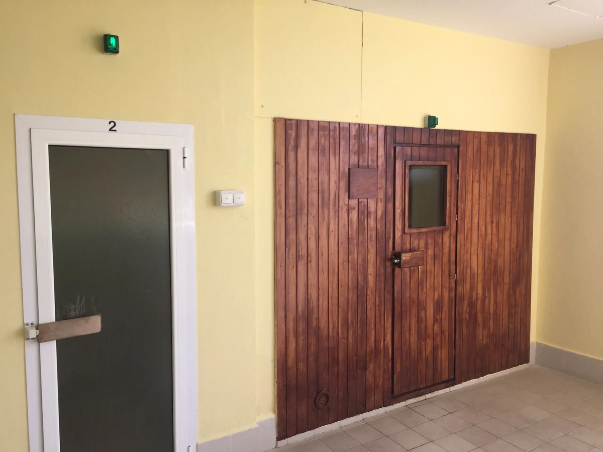 Apartment - Middle Floor Apartment в продаже в Benahavís, Málaga. В доме 2 спален и 2 ванных комнат. Площадь дома 99 м²