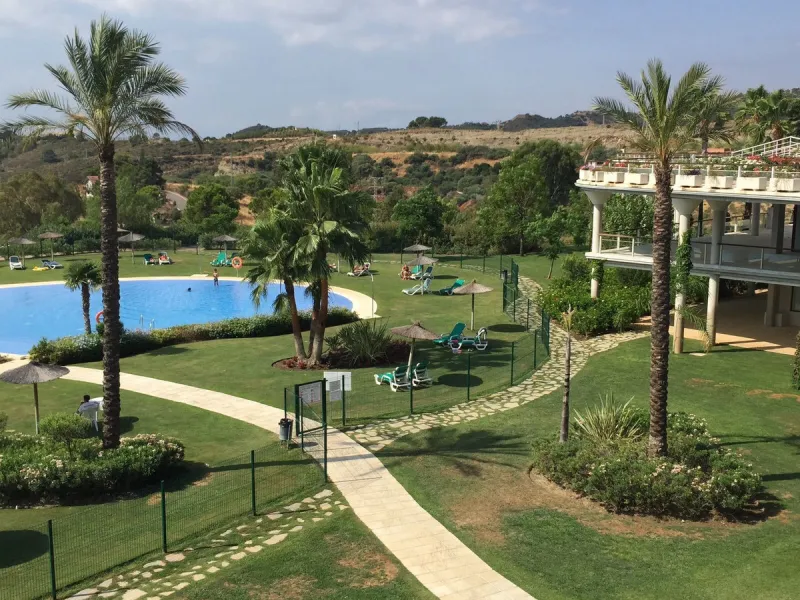 Apartment - Middle Floor Apartment в продаже в Benahavís, Málaga. В доме 2 спален и 2 ванных комнат. Площадь дома 99 м²