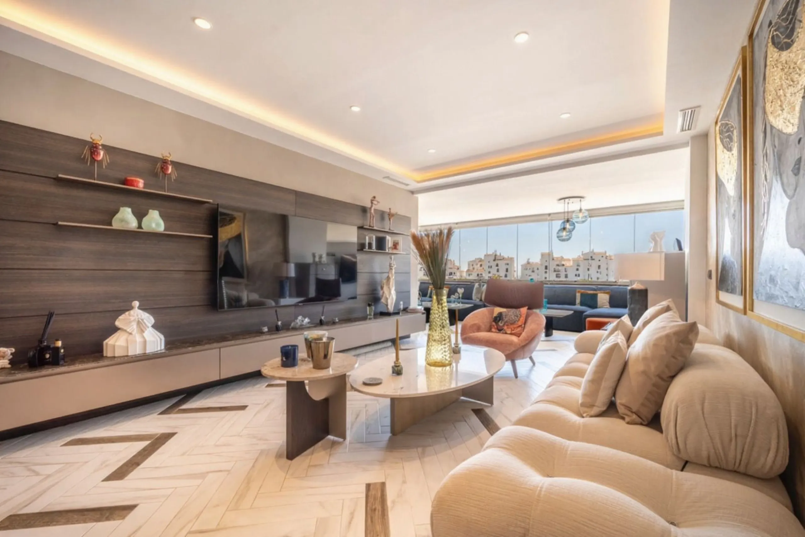 Apartment - Middle Floor Apartment в продаже в Marbella, Málaga. В доме 2 спален и 2 ванных комнат. Площадь дома 115 м²