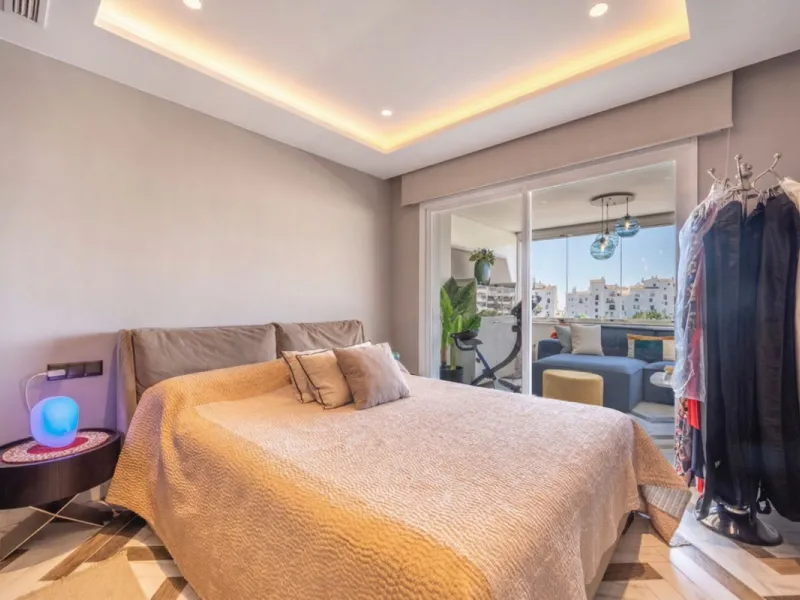 Apartment - Middle Floor Apartment в продаже в Marbella, Málaga. В доме 2 спален и 2 ванных комнат. Площадь дома 115 м²