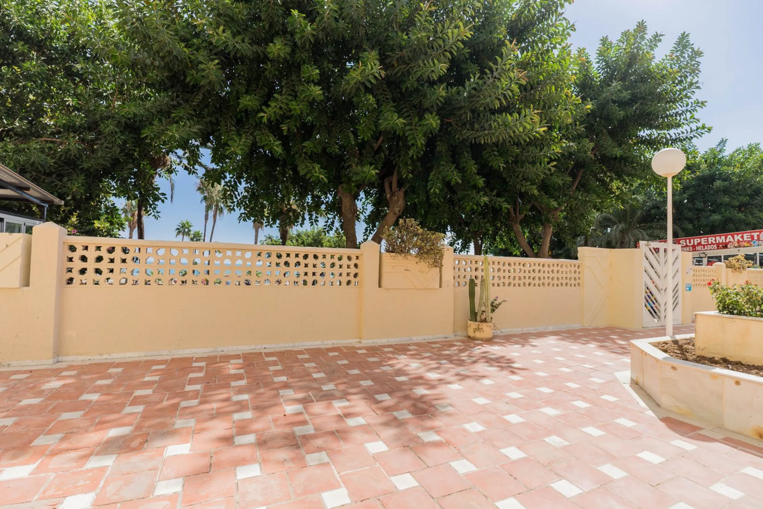 Middle Floor Apartment, Torremolinos, Costa del Sol.