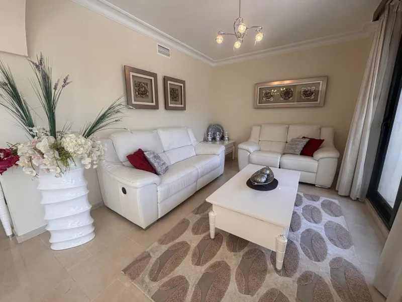 Elegant villa, surrounded by stunning golf courses in Los Arqueros, Benahavis