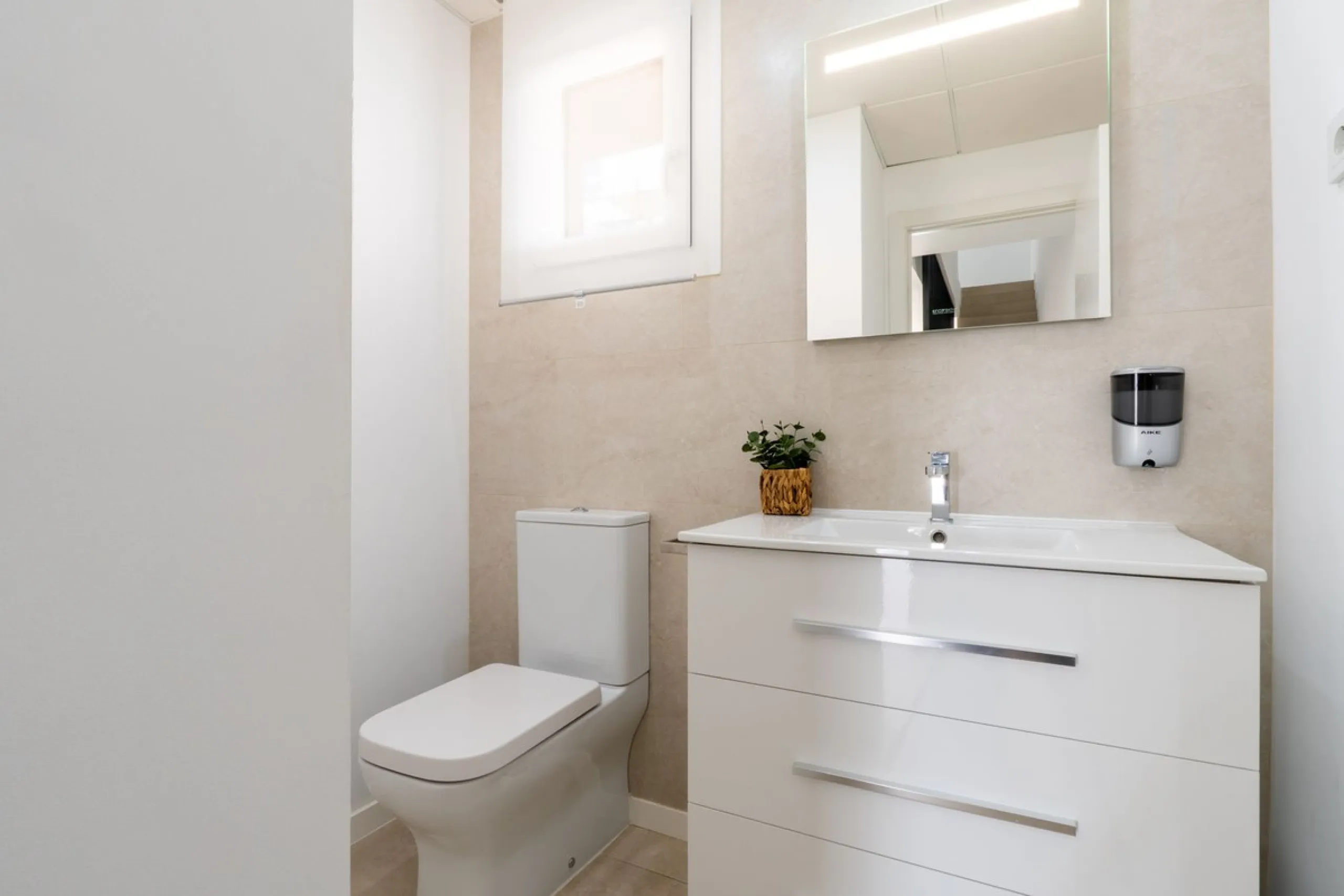 House - Townhouse в продаже в Mijas, Málaga. В доме 4 спален и 2 ванных комнат. Площадь дома 165 м²