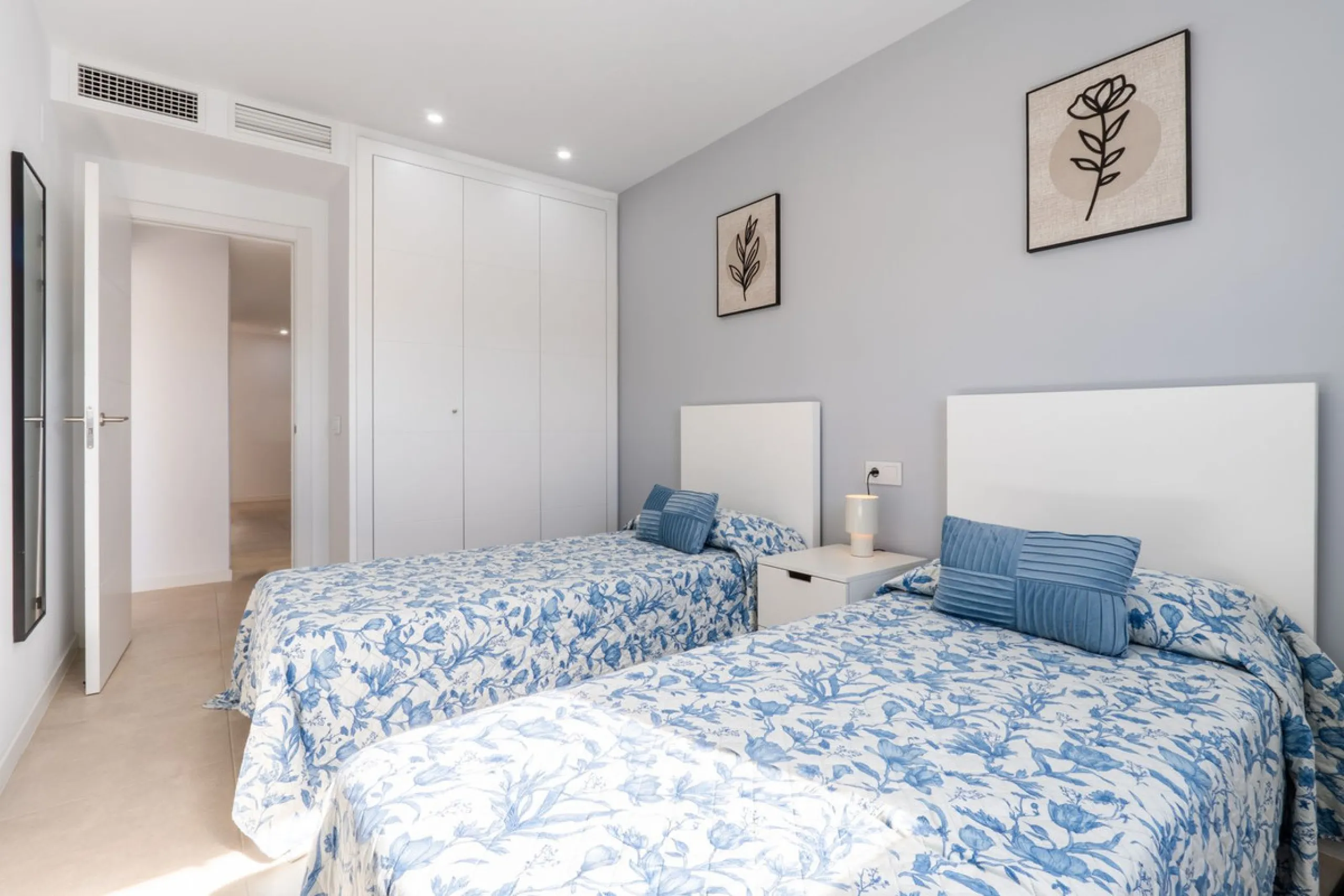 House - Townhouse в продаже в Mijas, Málaga. В доме 4 спален и 2 ванных комнат. Площадь дома 165 м²