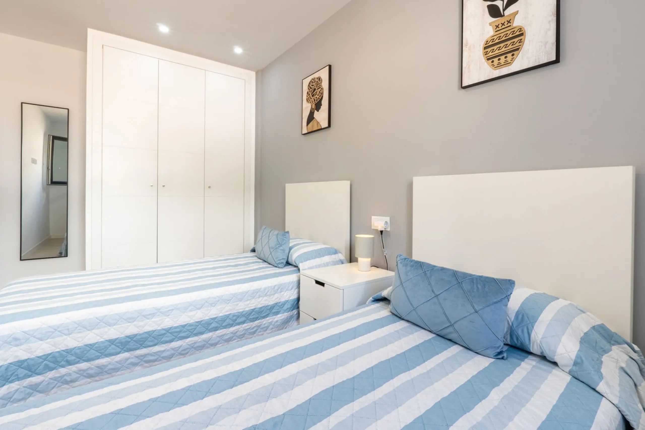 House - Townhouse в продаже в Mijas, Málaga. В доме 4 спален и 2 ванных комнат. Площадь дома 165 м²