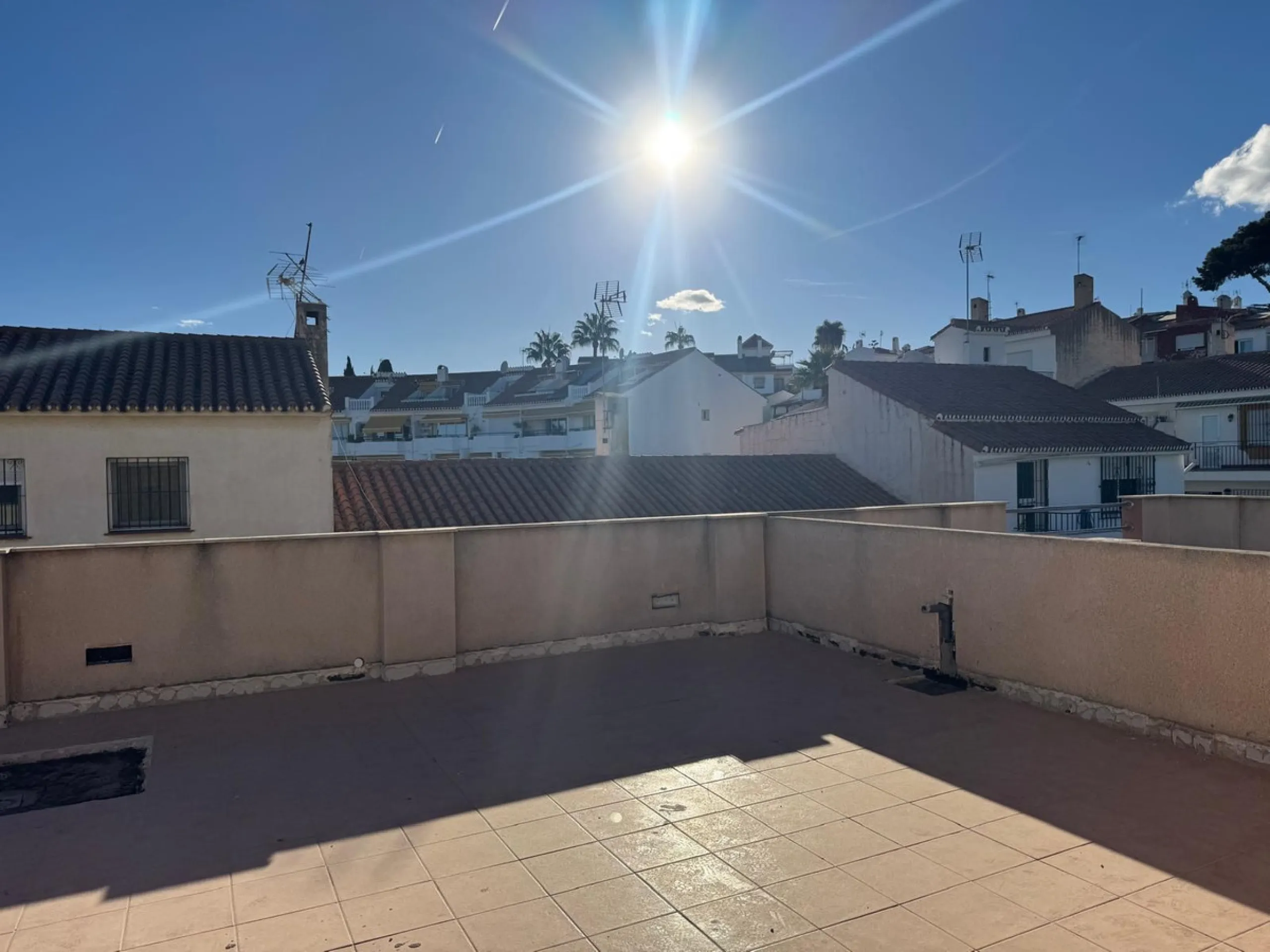 Apartment - Middle Floor Apartment в продаже в Torremolinos, Málaga. В доме 1 спален и 1 ванных комнат. Площадь дома 85 м²