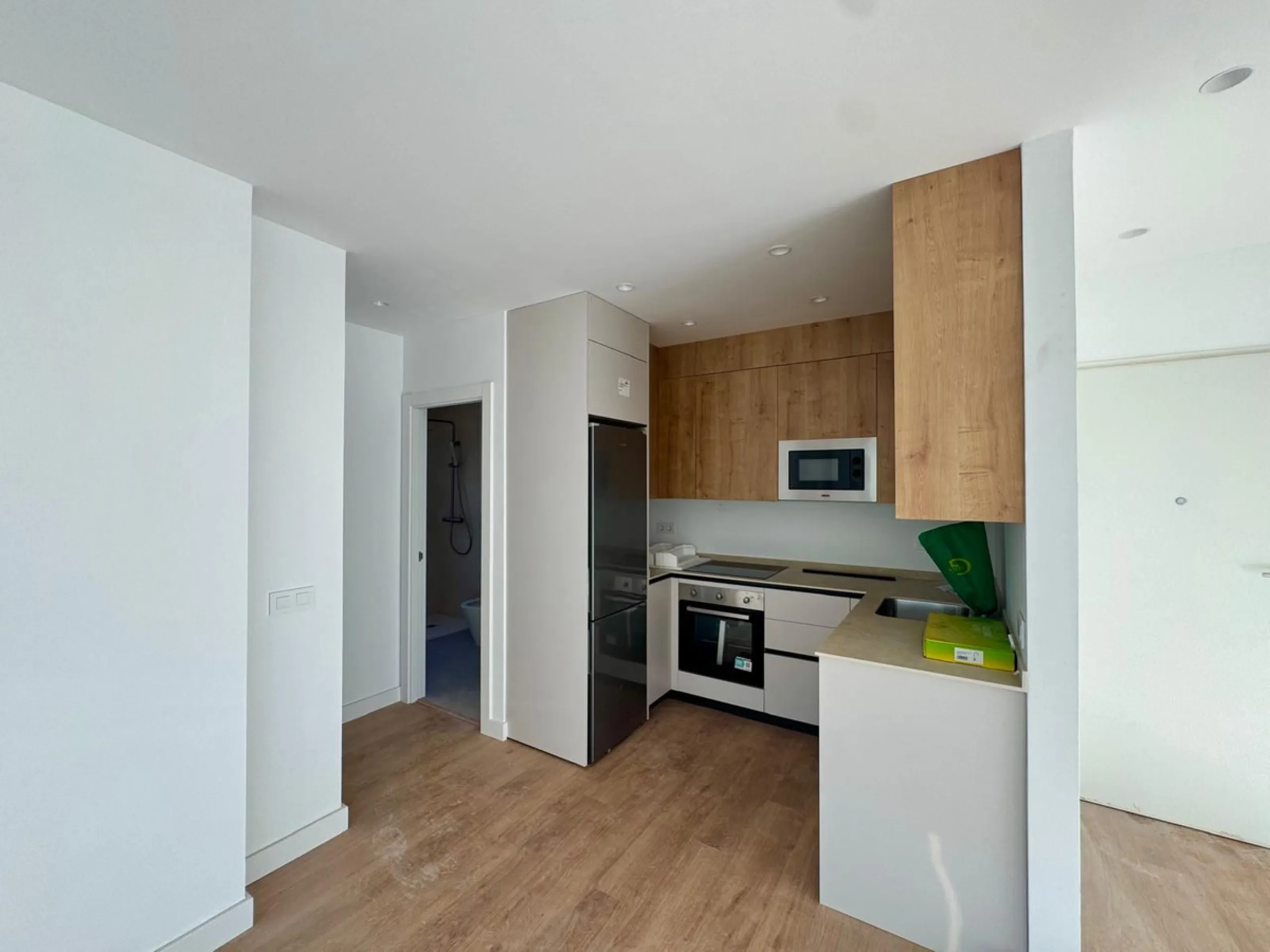 Apartment - Middle Floor Apartment в продаже в Torremolinos, Málaga. В доме 1 спален и 1 ванных комнат. Площадь дома 85 м²