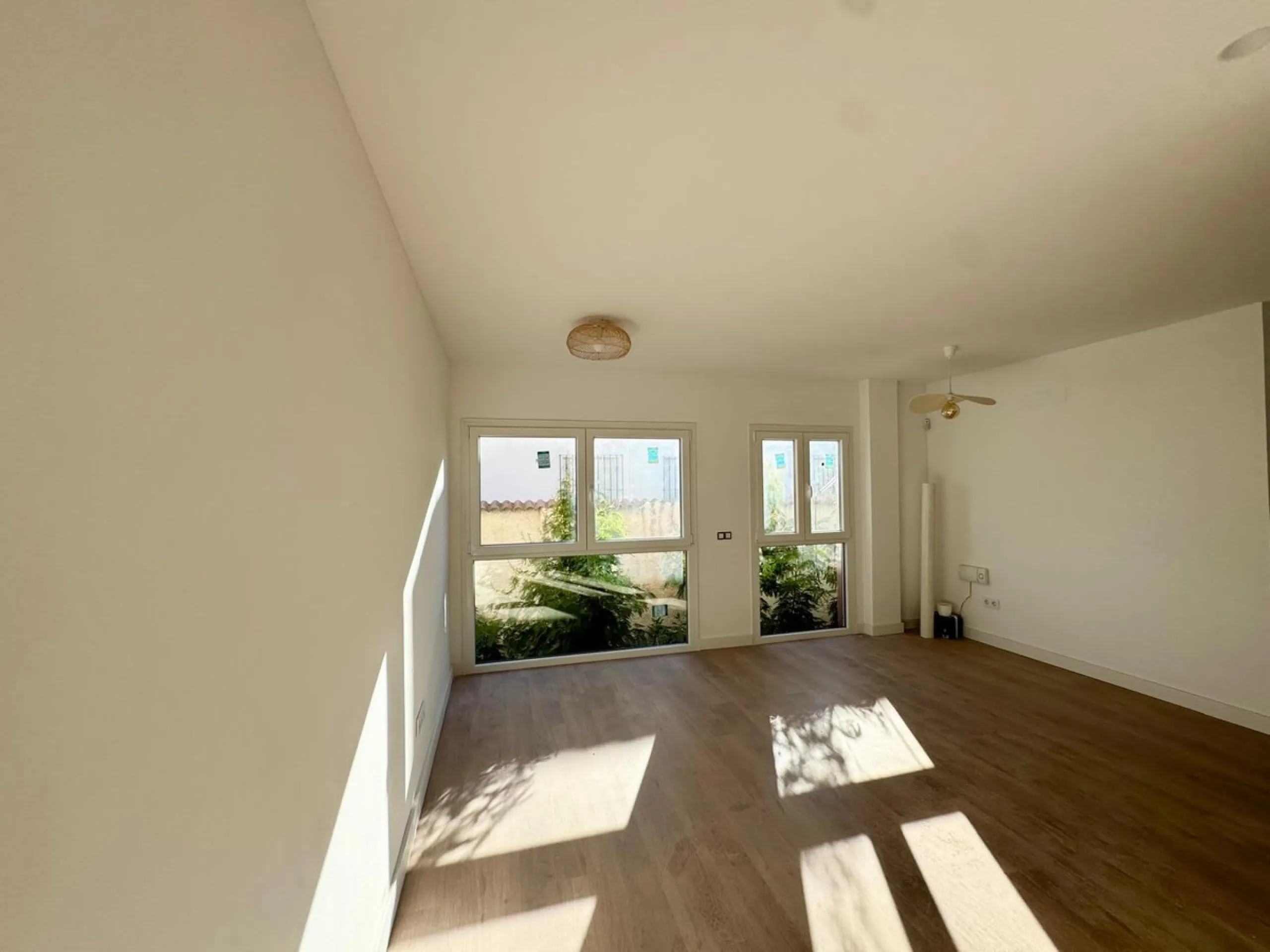 Apartment - Middle Floor Apartment в продаже в Torremolinos, Málaga. В доме 1 спален и 1 ванных комнат. Площадь дома 85 м²
