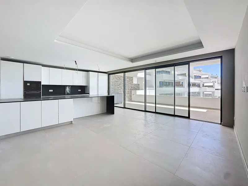 Apartment - Middle Floor Apartment в продаже в Estepona, Málaga. В доме 2 спален и 2 ванных комнат. Площадь дома 151 м²