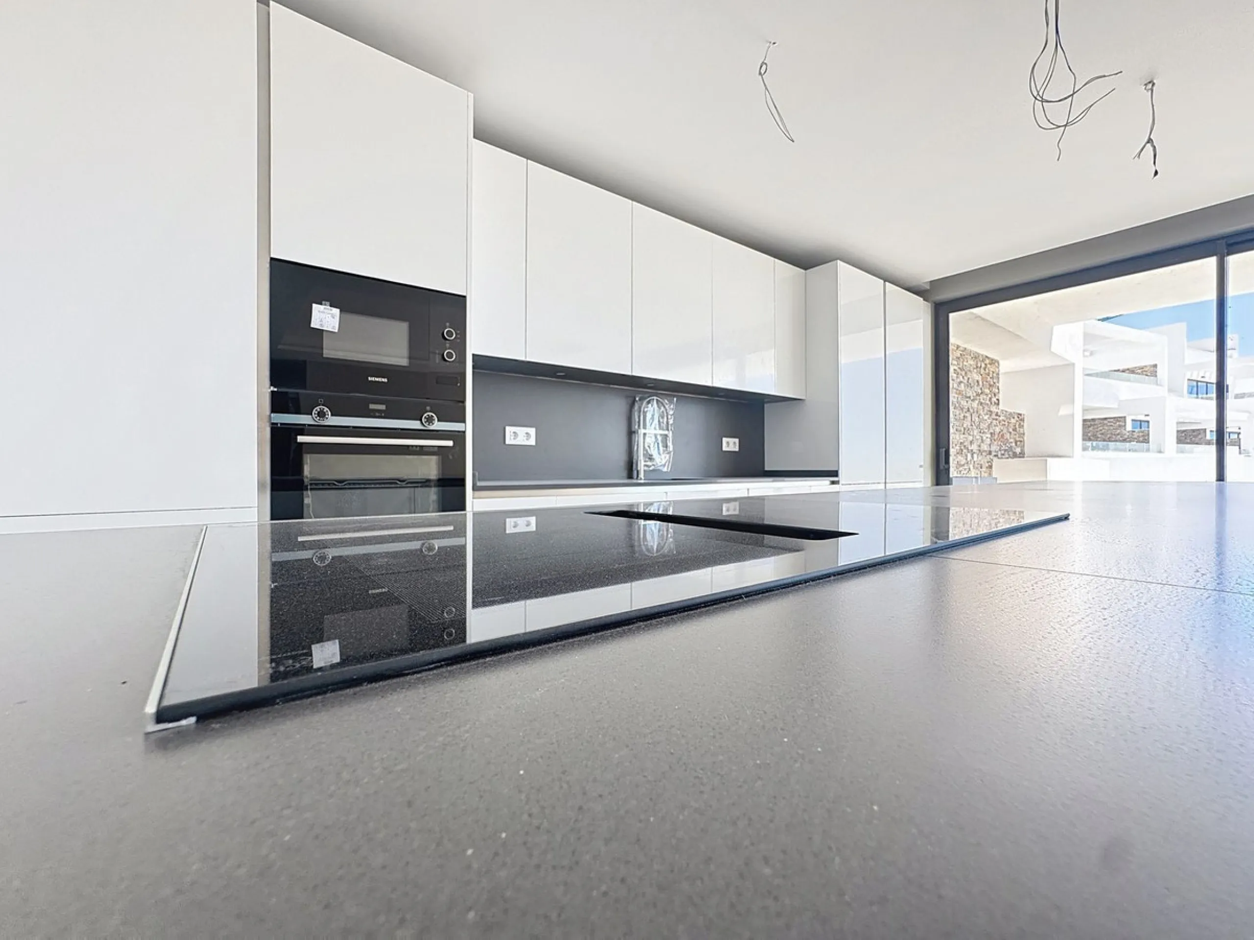 Apartment - Middle Floor Apartment в продаже в Estepona, Málaga. В доме 2 спален и 2 ванных комнат. Площадь дома 151 м²