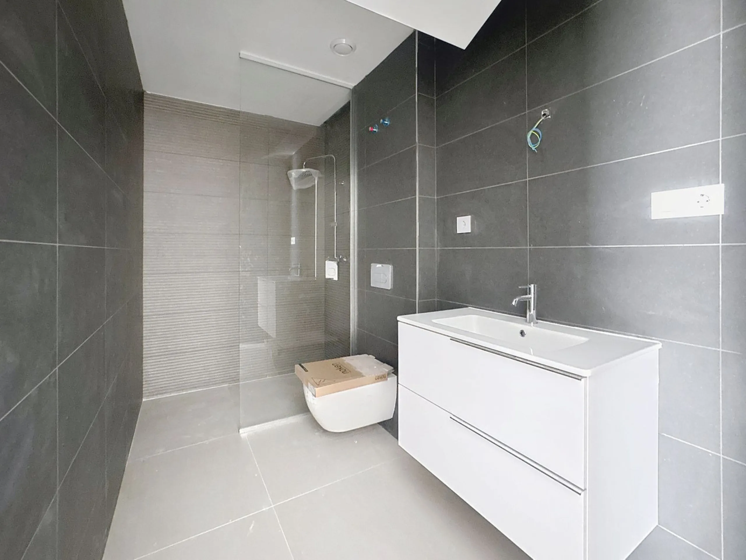 Apartment - Middle Floor Apartment в продаже в Estepona, Málaga. В доме 2 спален и 2 ванных комнат. Площадь дома 151 м²