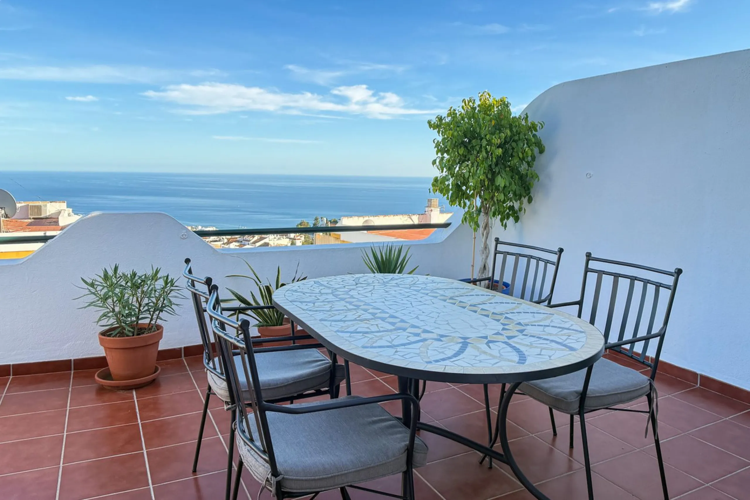 Apartment - Penthouse в продаже в Benalmadena, Málaga. В доме 3 спален и 2 ванных комнат. Площадь дома 141 м²