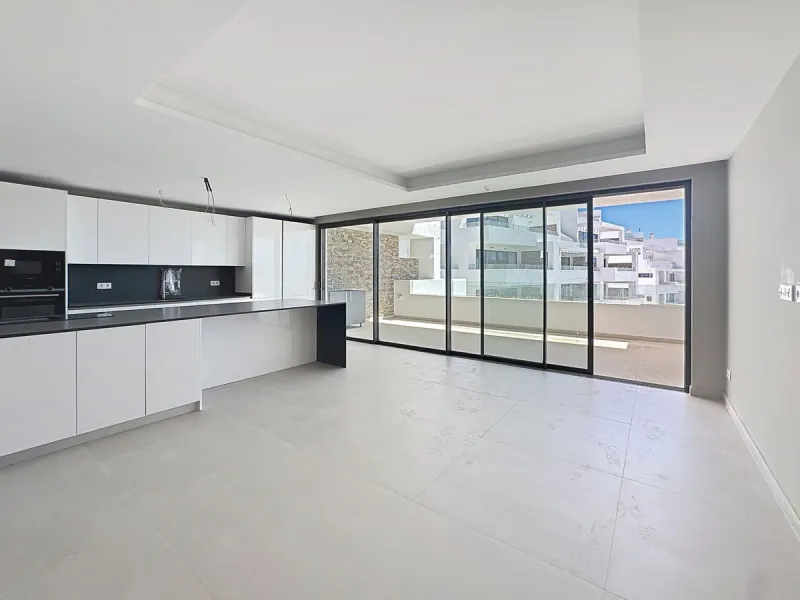 Apartment - Middle Floor Apartment в продаже в Estepona, Málaga. В доме 2 спален и 2 ванных комнат. Площадь дома 151 м²