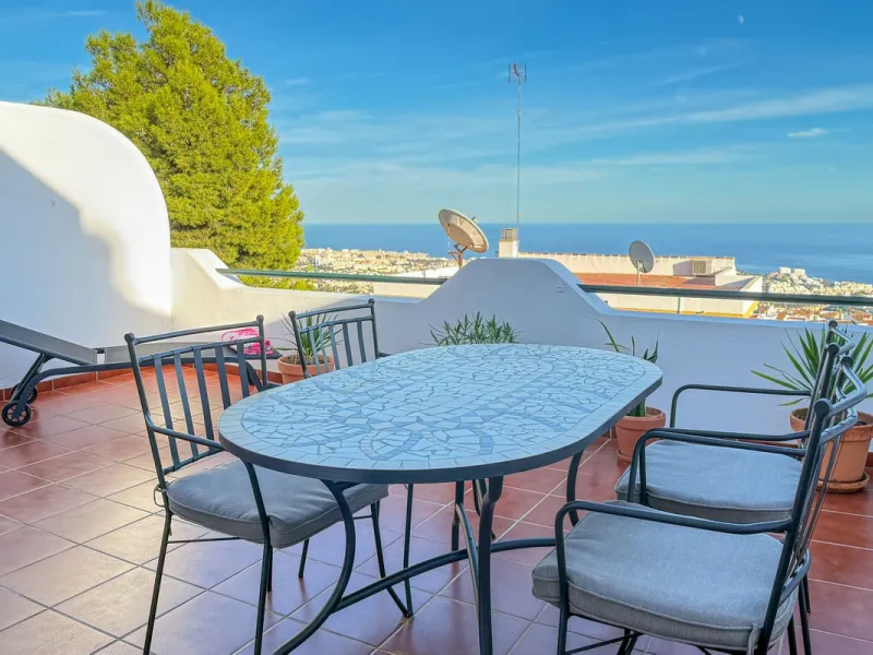 Apartment - Penthouse в продаже в Benalmadena, Málaga. В доме 3 спален и 2 ванных комнат. Площадь дома 141 м²