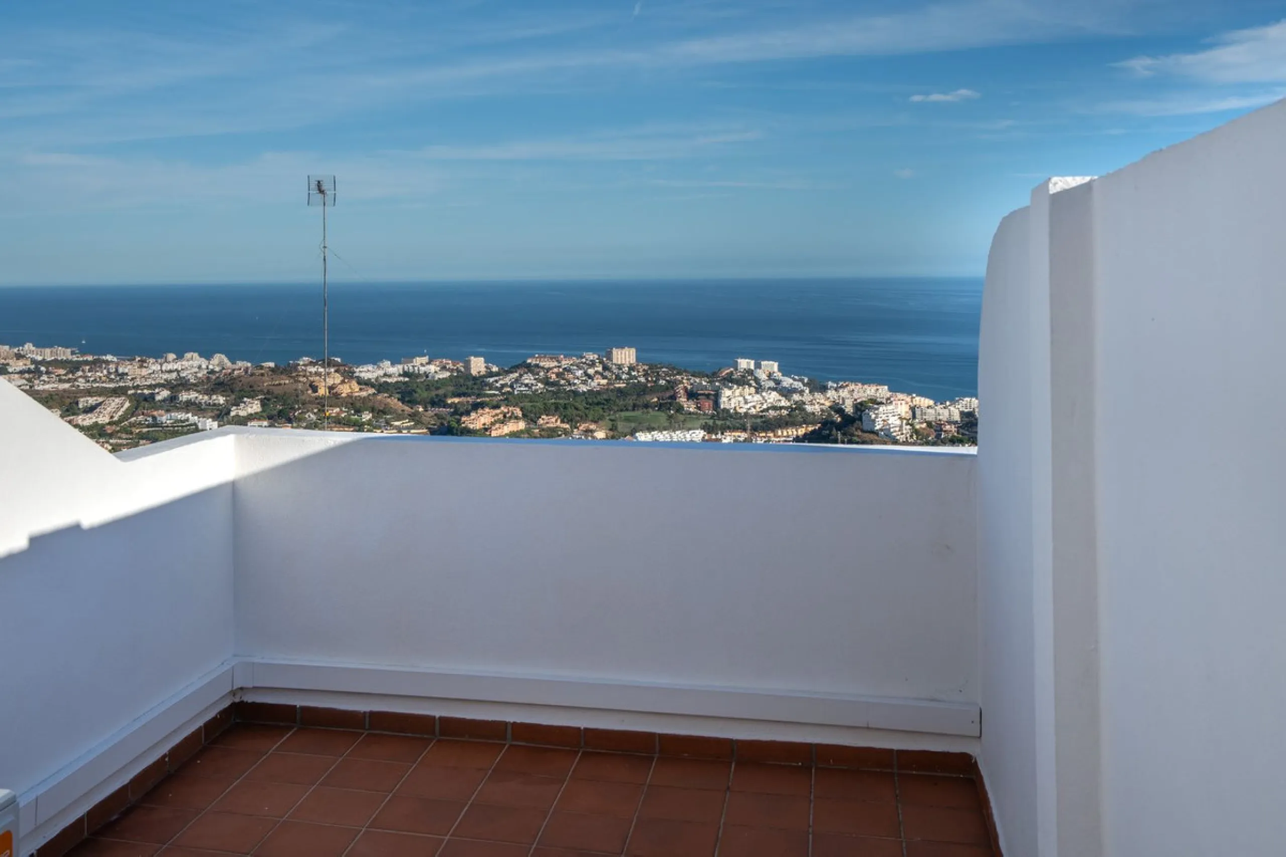 Apartment - Penthouse в продаже в Benalmadena, Málaga. В доме 3 спален и 2 ванных комнат. Площадь дома 141 м²