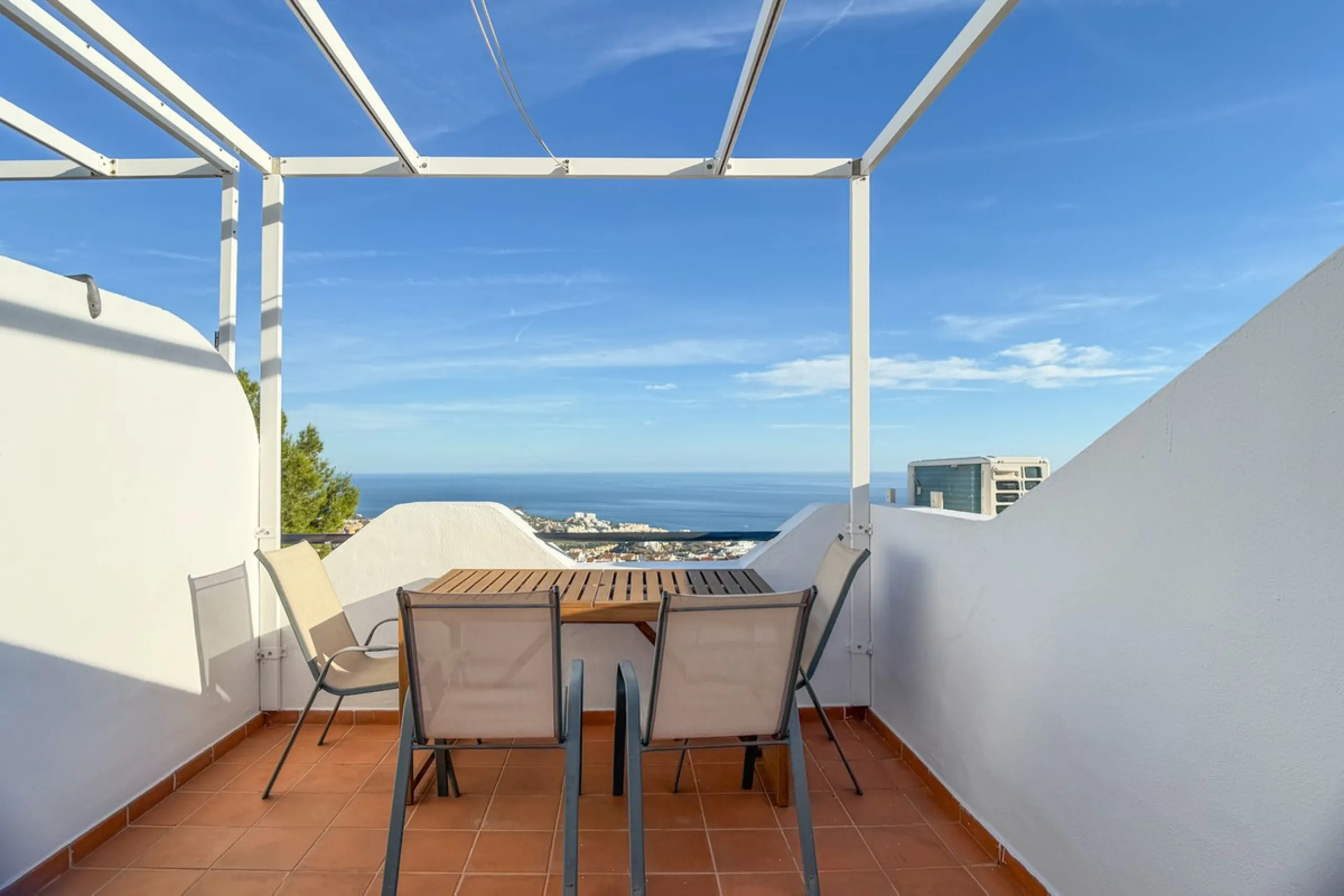 Apartment - Penthouse в продаже в Benalmadena, Málaga. В доме 3 спален и 2 ванных комнат. Площадь дома 141 м²