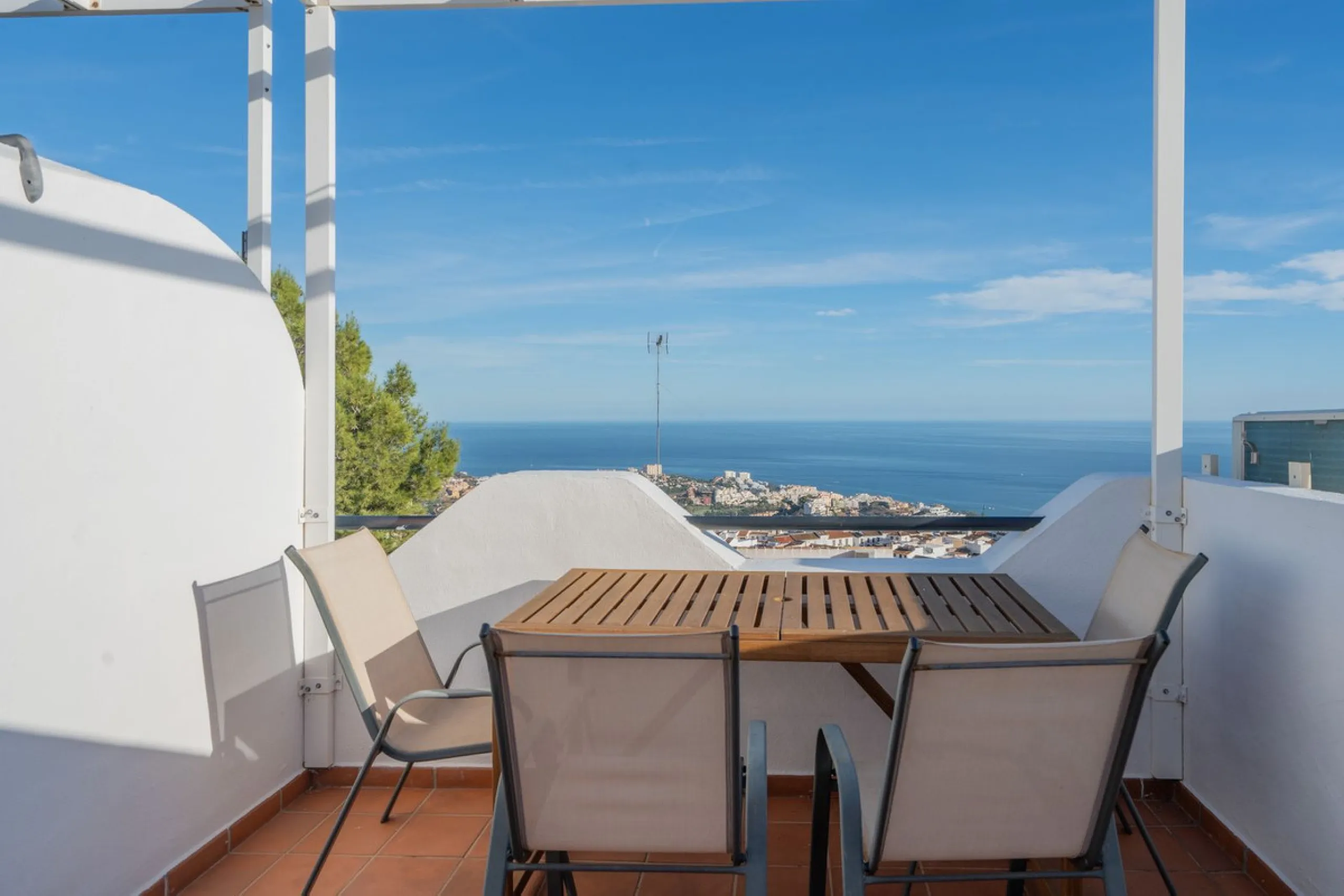 Apartment - Penthouse в продаже в Benalmadena, Málaga. В доме 3 спален и 2 ванных комнат. Площадь дома 141 м²