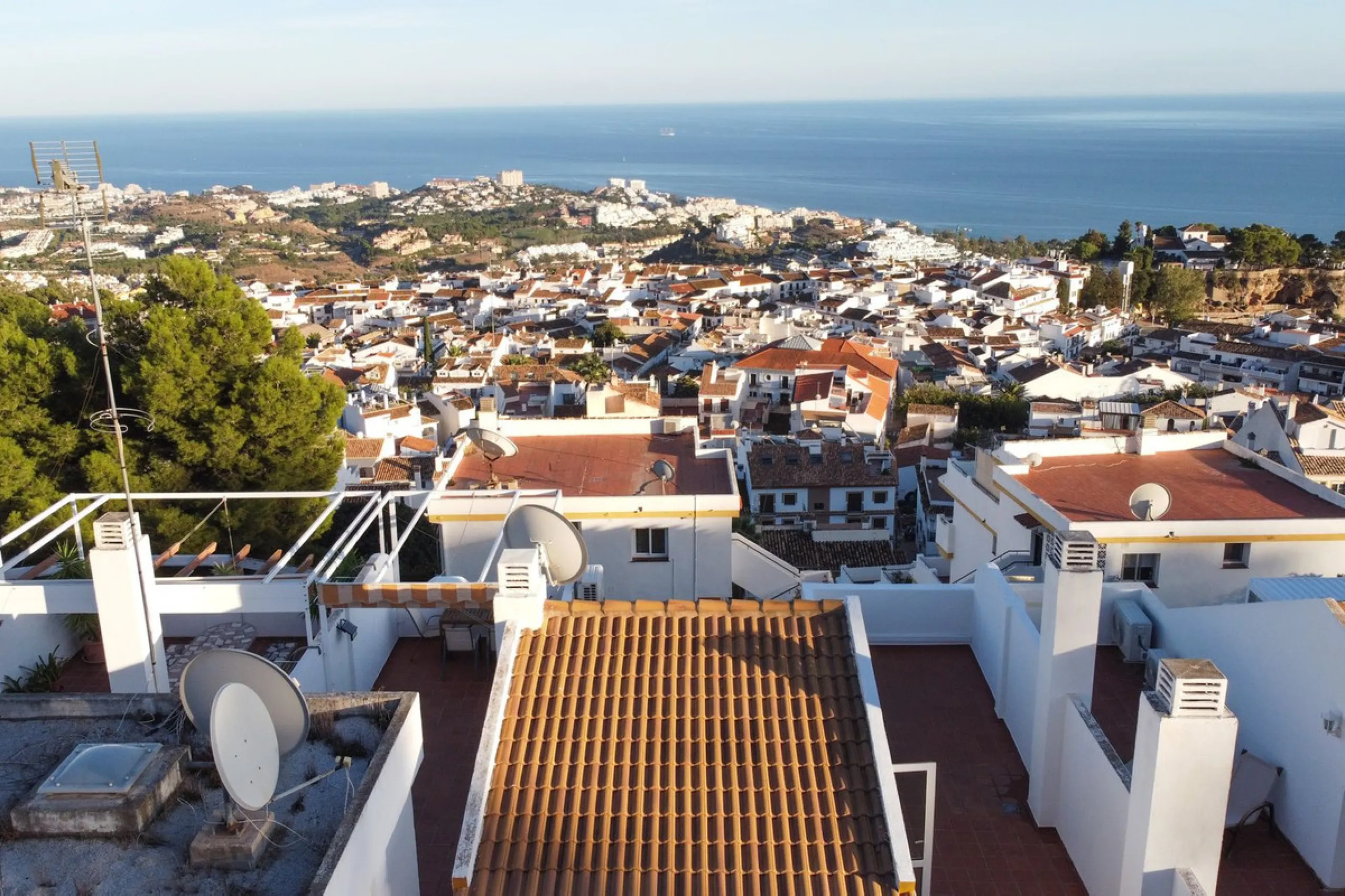 Apartment - Penthouse в продаже в Benalmadena, Málaga. В доме 3 спален и 2 ванных комнат. Площадь дома 141 м²