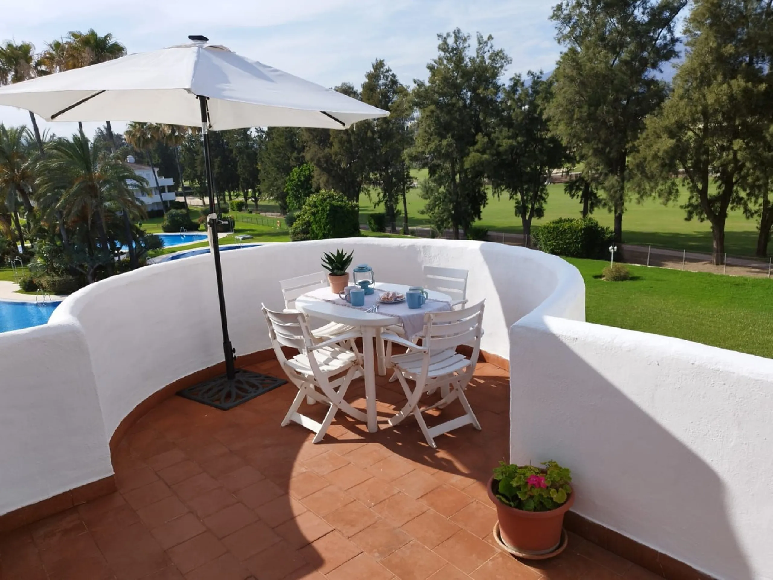 Apartment - Middle Floor Apartment в продаже в Mijas, Málaga. В доме 2 спален и 2 ванных комнат. Площадь дома 130 м²