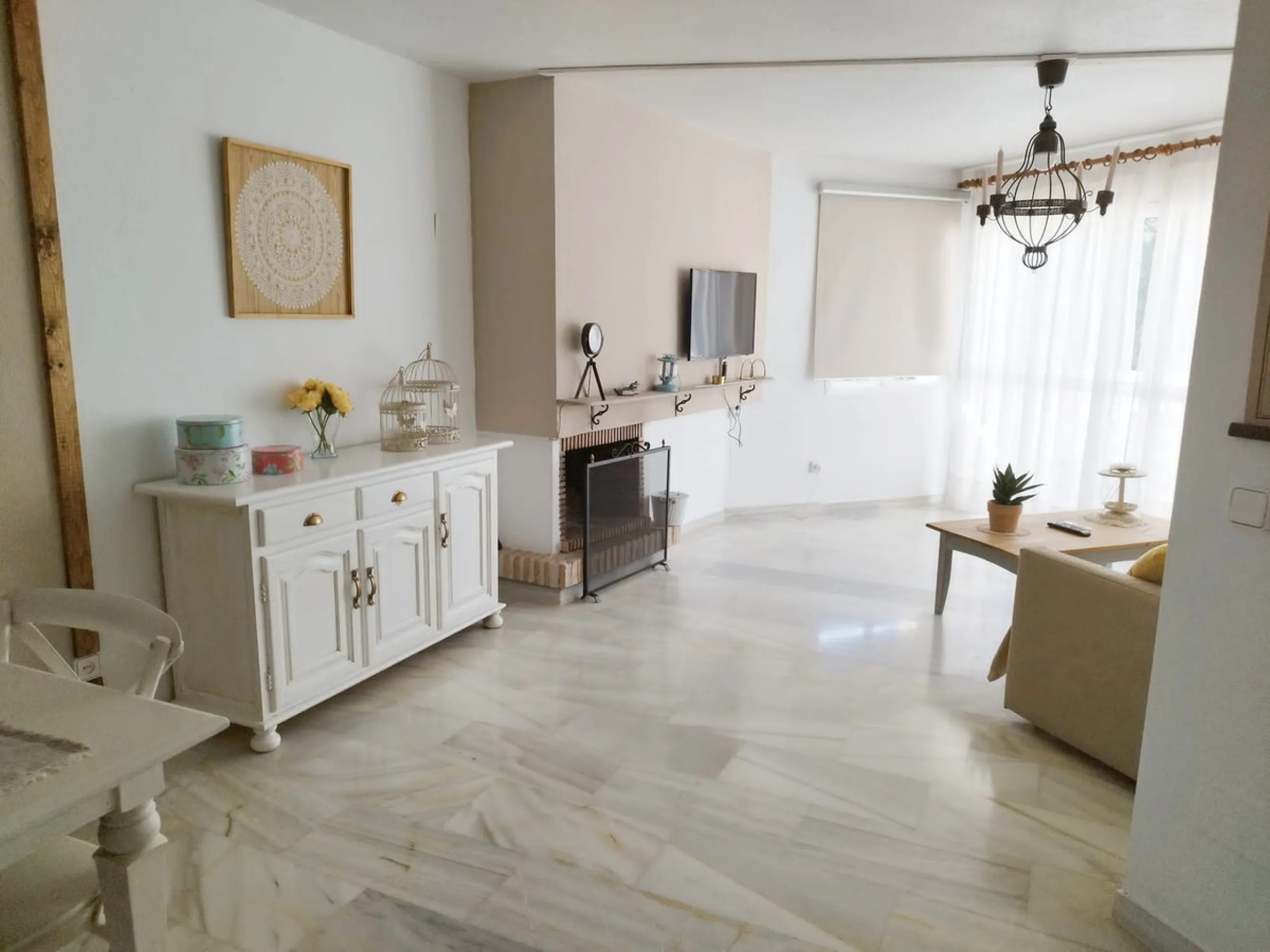 Apartment - Middle Floor Apartment в продаже в Mijas, Málaga. В доме 2 спален и 2 ванных комнат. Площадь дома 130 м²