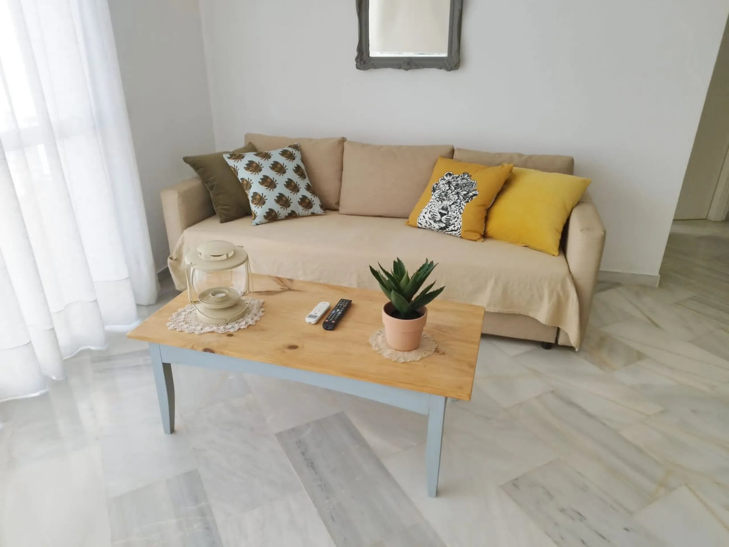 Apartment - Middle Floor Apartment в продаже в Mijas, Málaga. В доме 2 спален и 2 ванных комнат. Площадь дома 130 м²