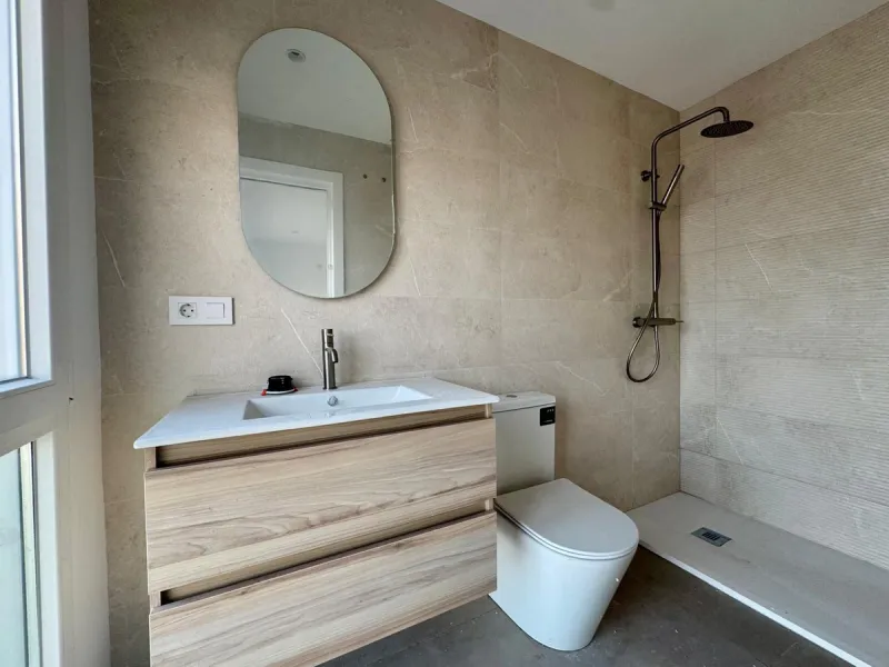 Apartment - Duplex в продаже в Torremolinos, Málaga. В доме 3 спален и 3 ванных комнат. Площадь дома 150 м²