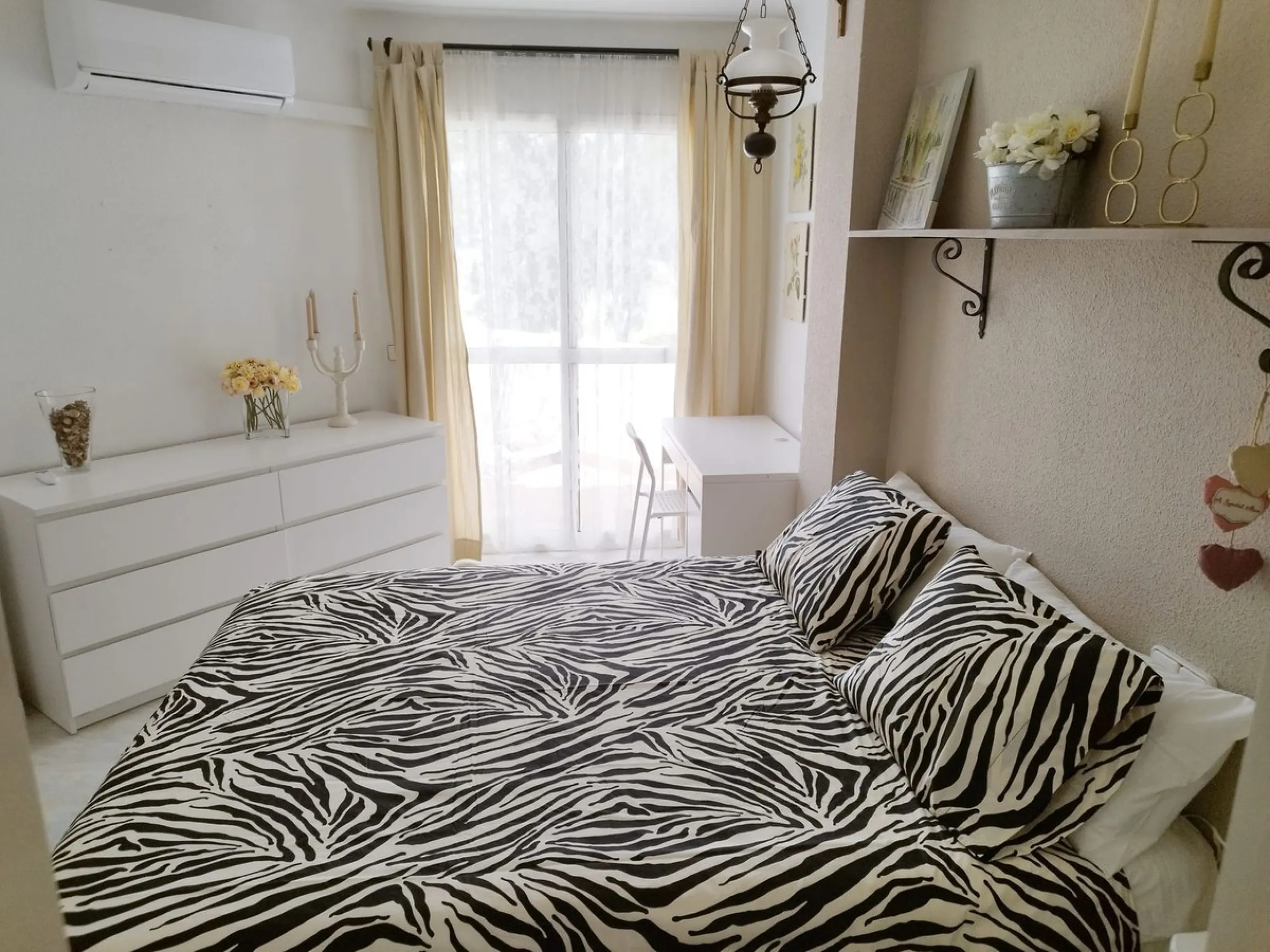 Apartment - Middle Floor Apartment в продаже в Mijas, Málaga. В доме 2 спален и 2 ванных комнат. Площадь дома 130 м²