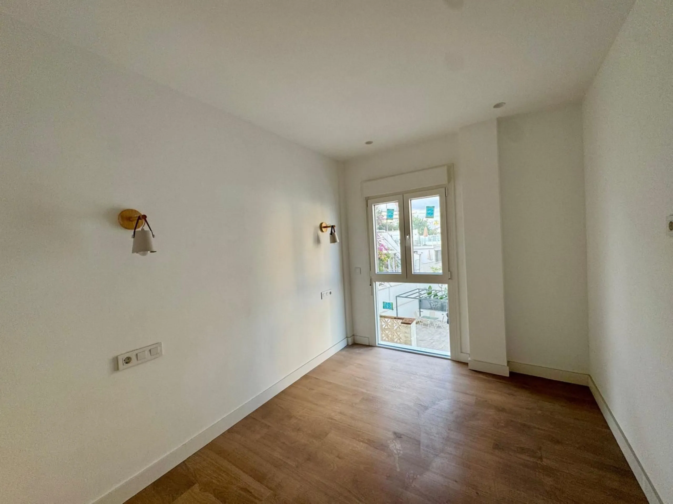Apartment - Duplex в продаже в Torremolinos, Málaga. В доме 3 спален и 3 ванных комнат. Площадь дома 150 м²