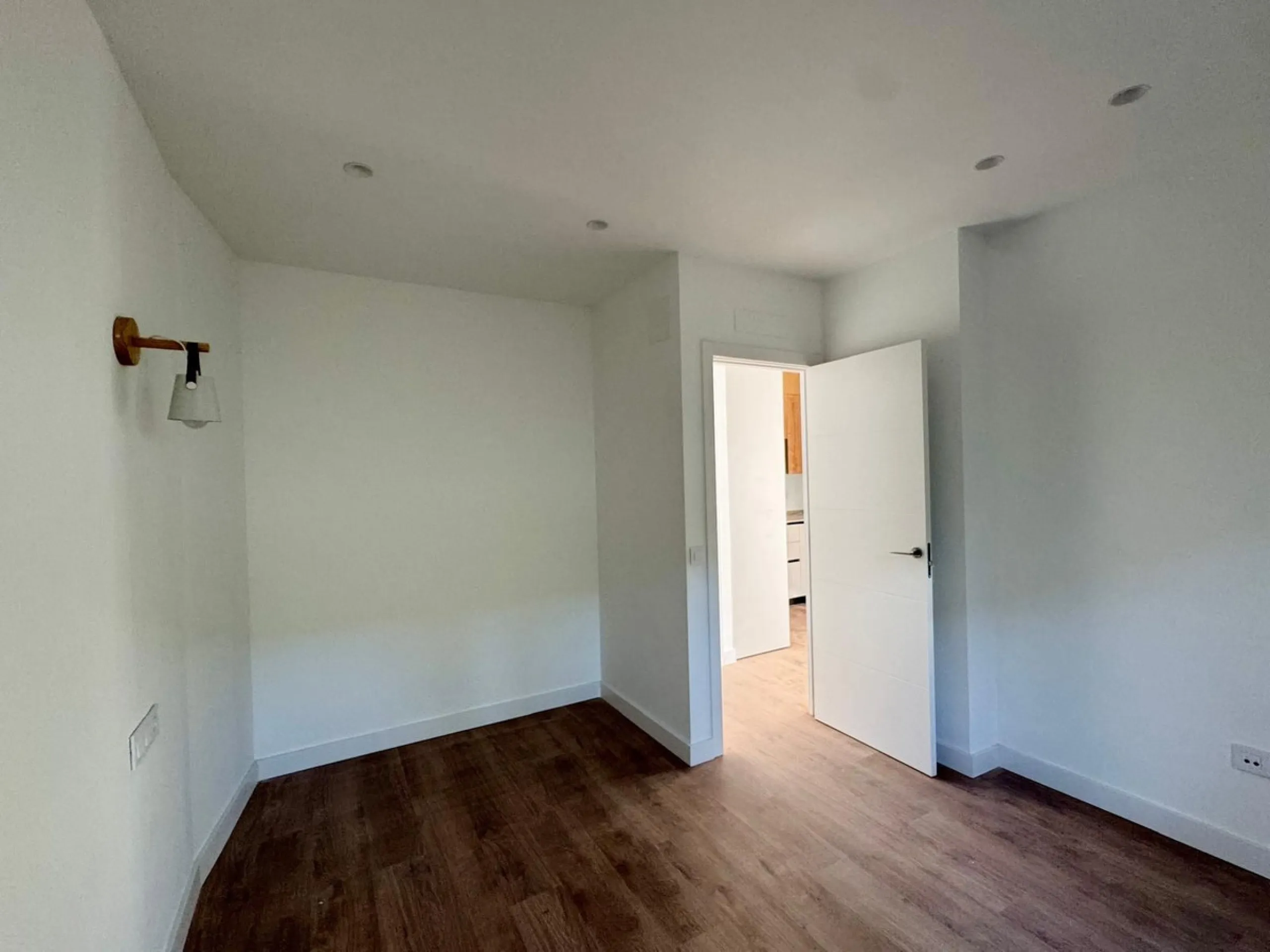 Apartment - Duplex в продаже в Torremolinos, Málaga. В доме 3 спален и 3 ванных комнат. Площадь дома 150 м²