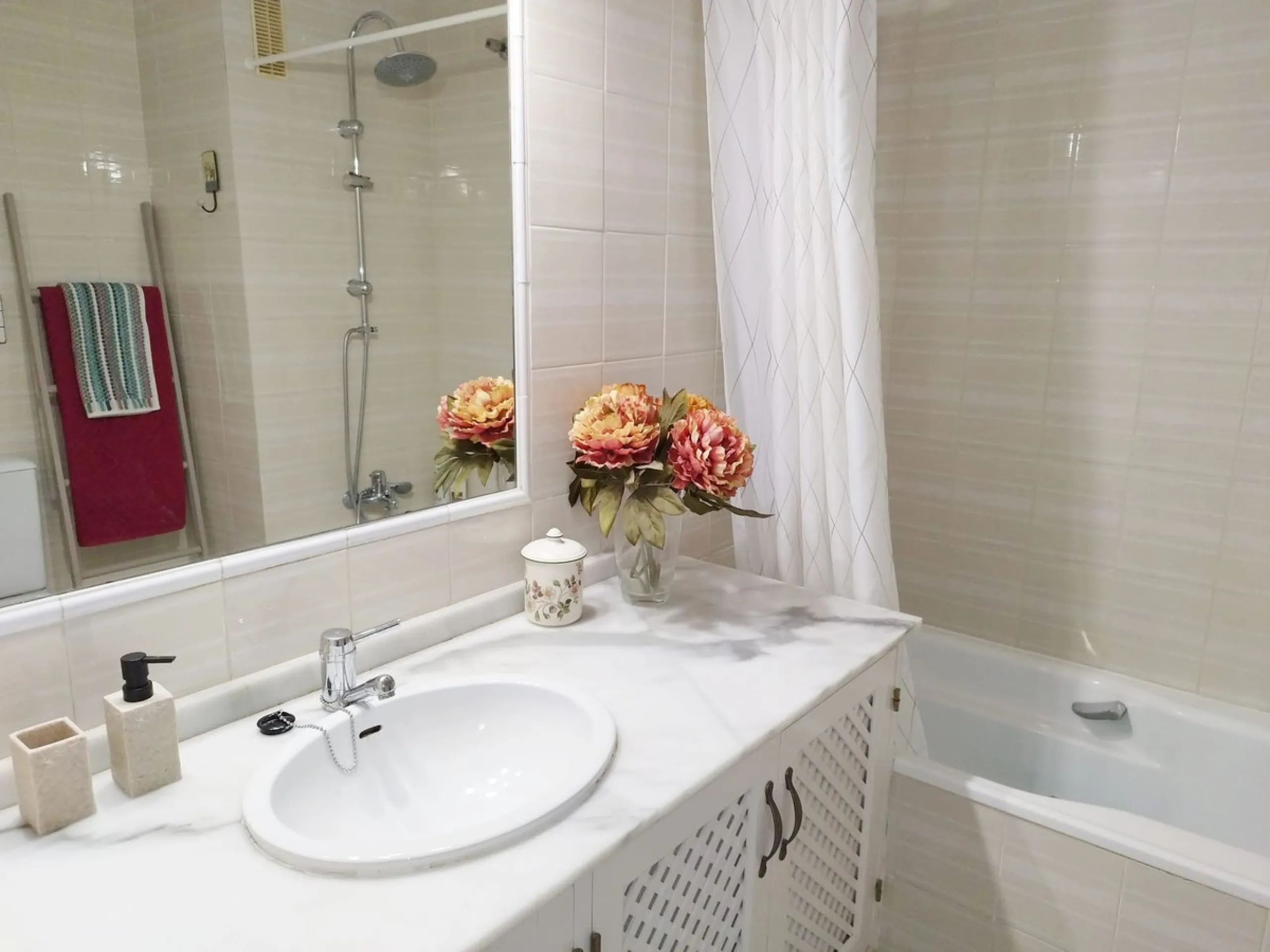Apartment - Middle Floor Apartment в продаже в Mijas, Málaga. В доме 2 спален и 2 ванных комнат. Площадь дома 130 м²