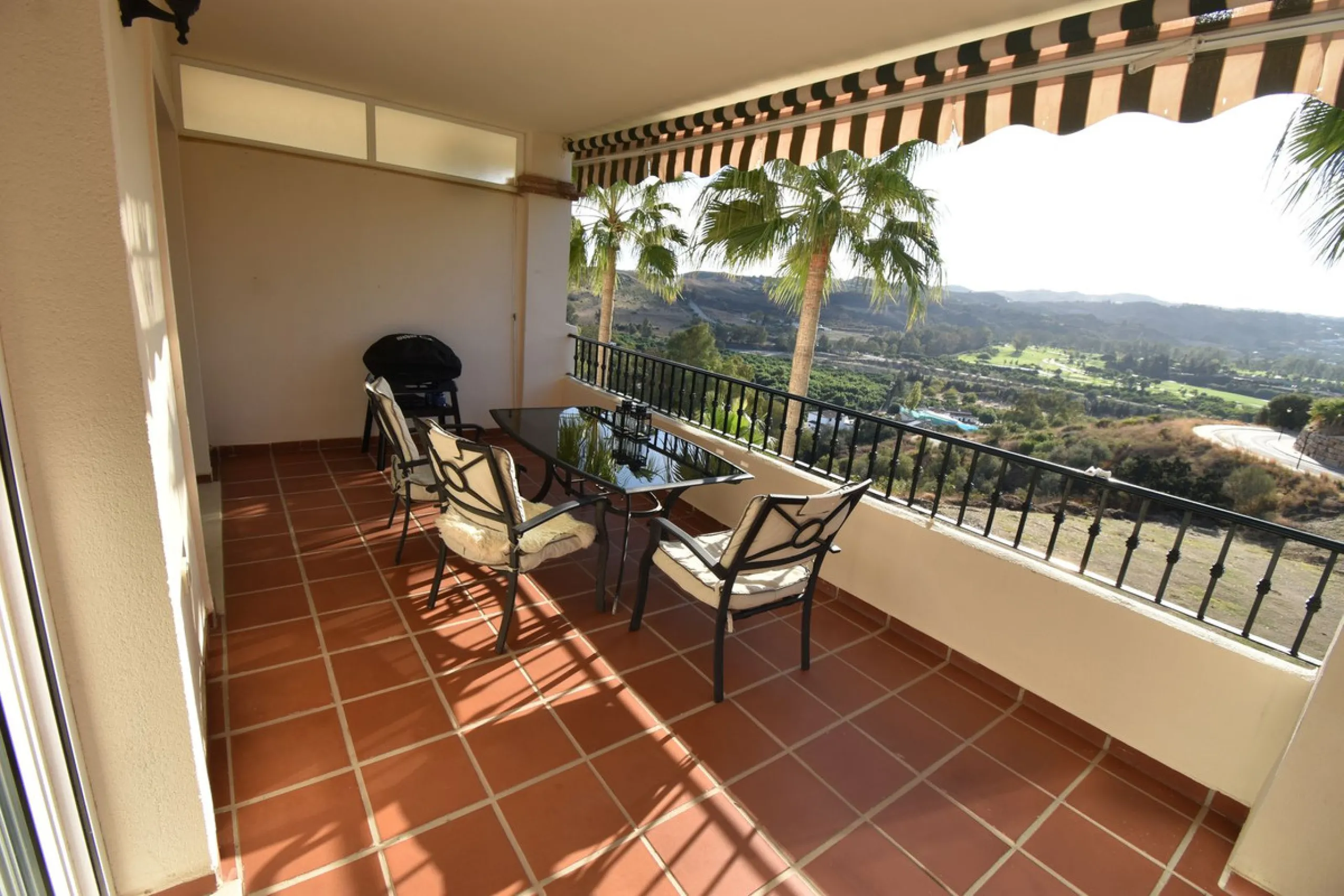 Beautiful 2-Bedroom Apartment in La Cala Hills – Costa del Sol