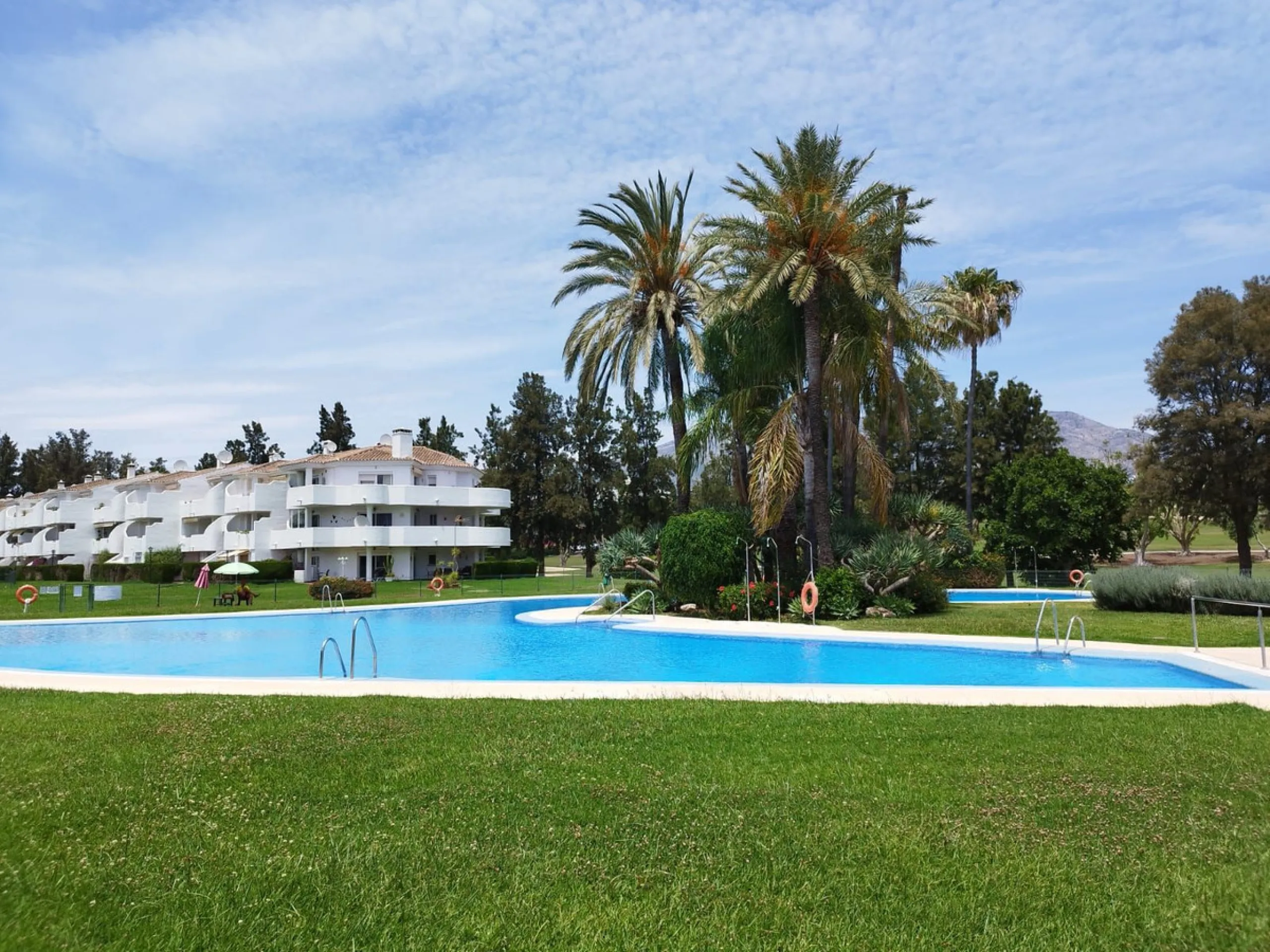 Apartment - Middle Floor Apartment в продаже в Mijas, Málaga. В доме 2 спален и 2 ванных комнат. Площадь дома 130 м²