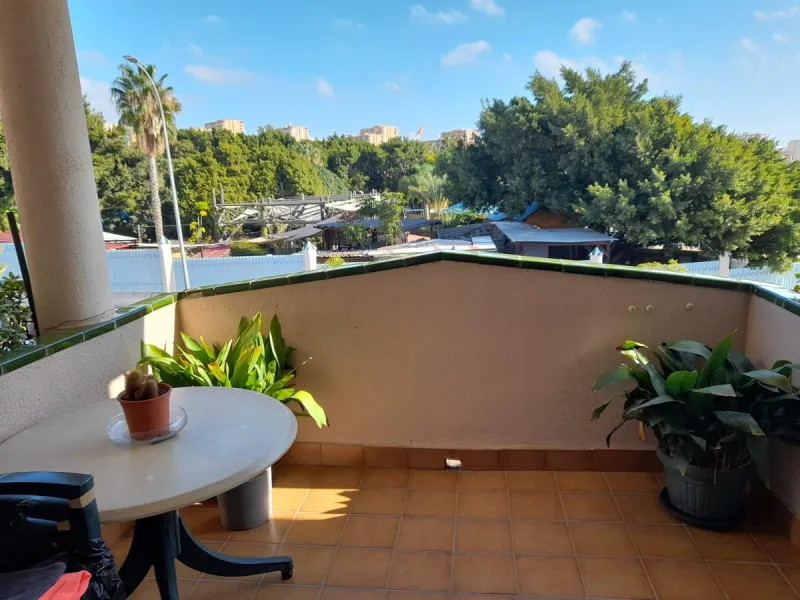Apartment - Middle Floor Apartment в продаже в Benalmadena, Málaga. В доме 2 спален и 1 ванных комнат. Площадь дома 74 м²