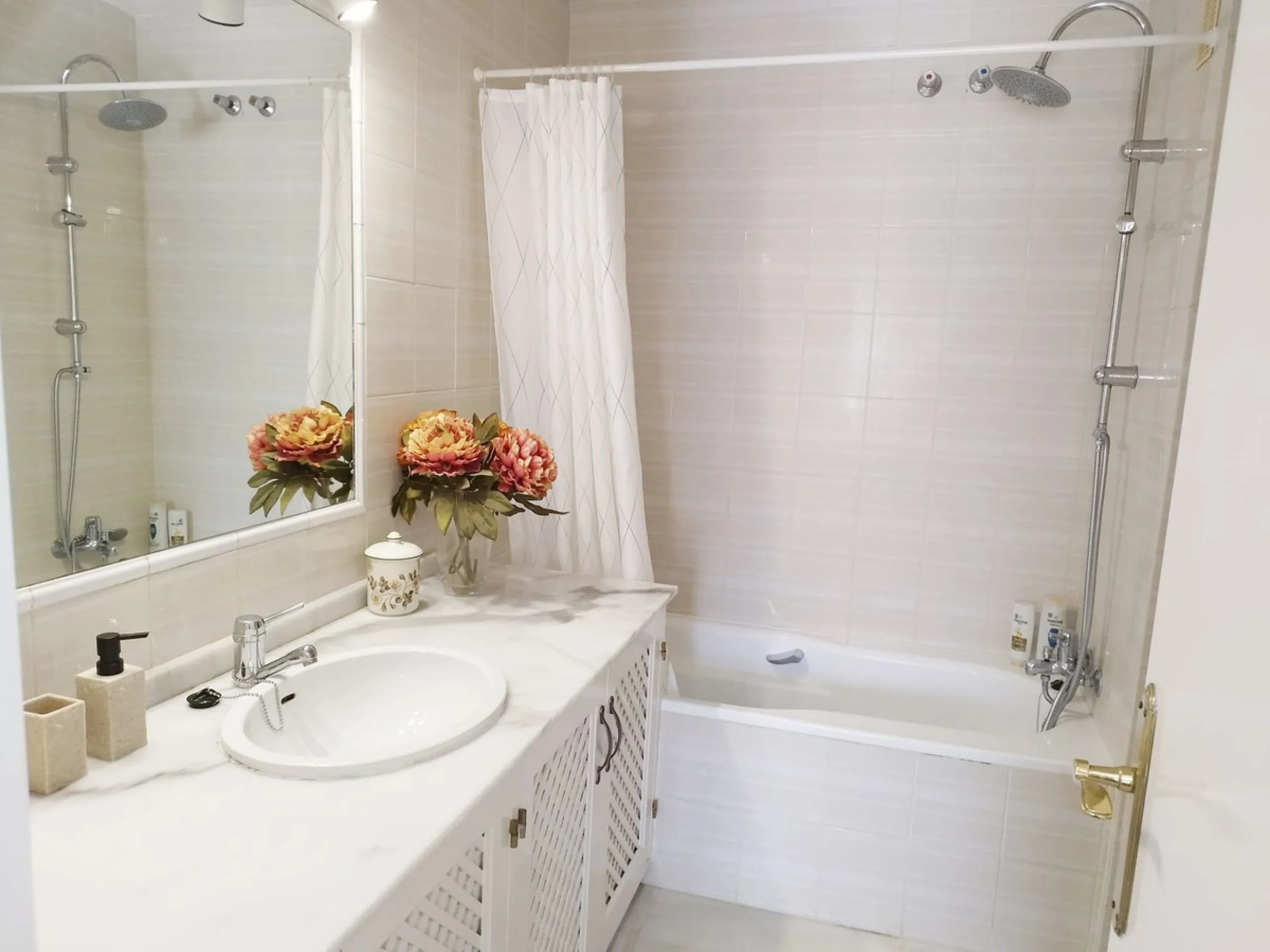 Apartment - Middle Floor Apartment в продаже в Mijas, Málaga. В доме 2 спален и 2 ванных комнат. Площадь дома 130 м²
