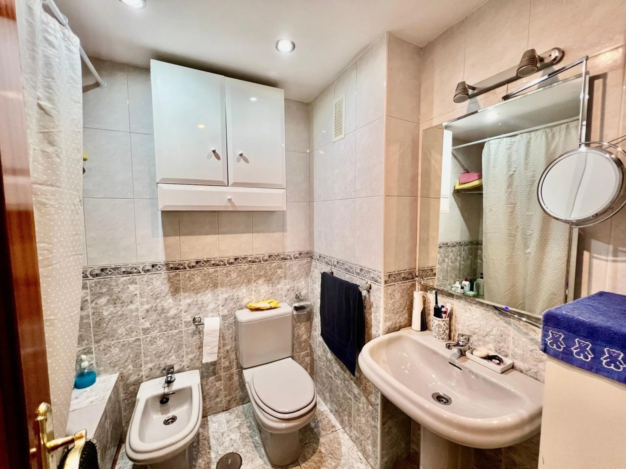 Apartment - Middle Floor Apartment в продаже в Benalmadena, Málaga. В доме 2 спален и 1 ванных комнат. Площадь дома 74 м²