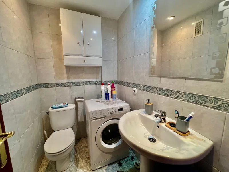 Apartment - Middle Floor Apartment в продаже в Benalmadena, Málaga. В доме 2 спален и 1 ванных комнат. Площадь дома 74 м²