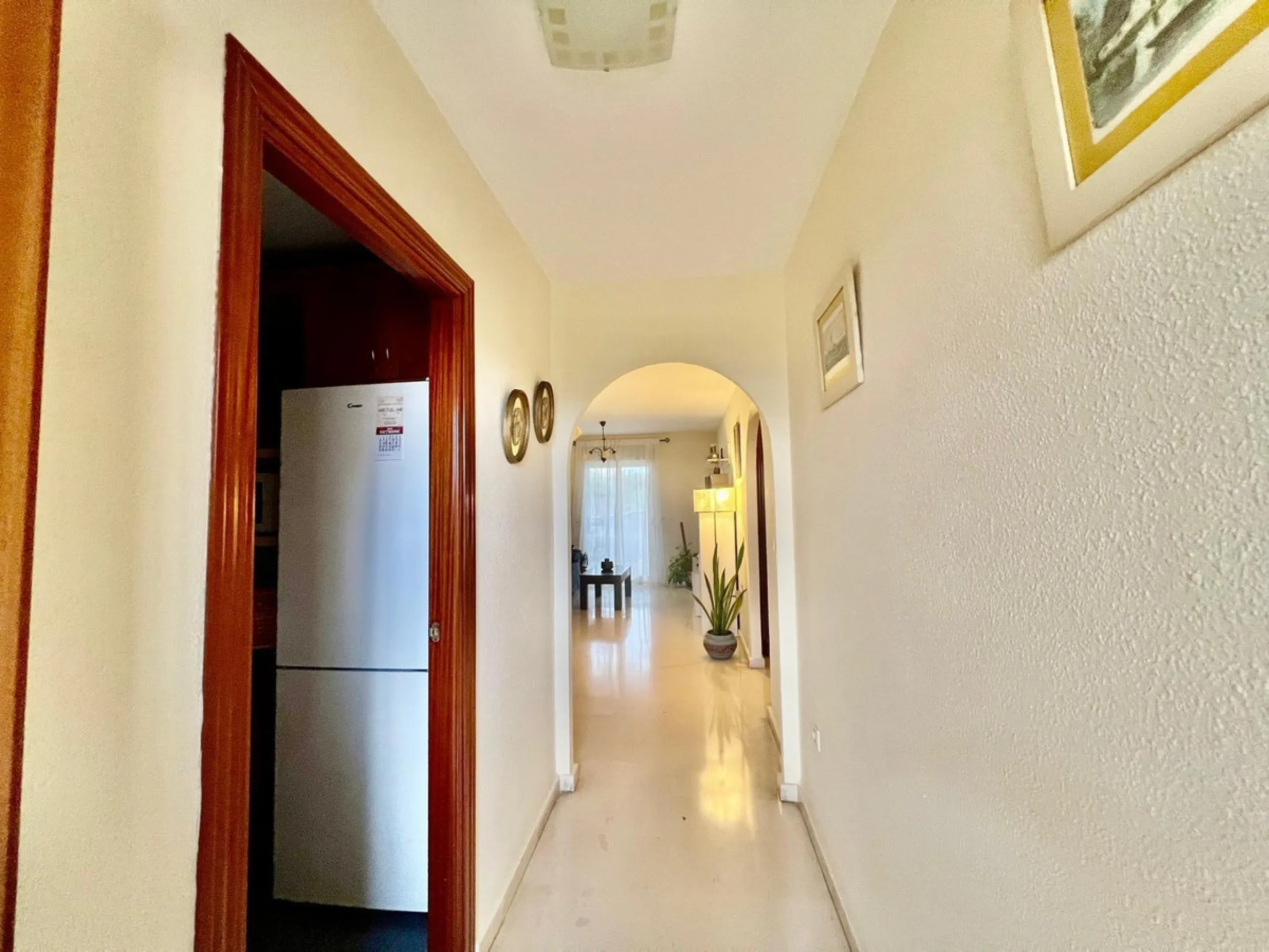 Apartment - Middle Floor Apartment в продаже в Benalmadena, Málaga. В доме 2 спален и 1 ванных комнат. Площадь дома 74 м²