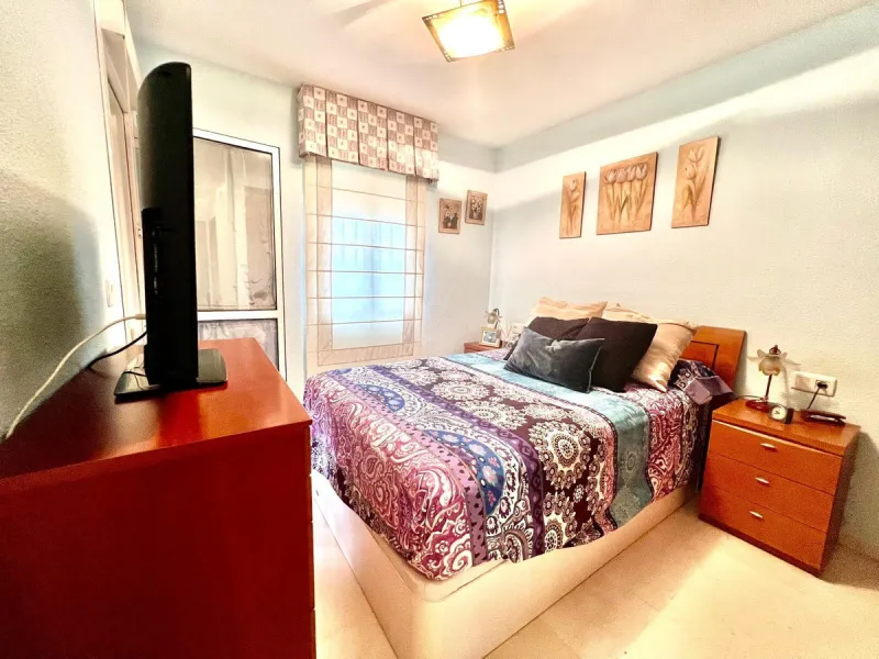 Apartment - Middle Floor Apartment в продаже в Benalmadena, Málaga. В доме 2 спален и 1 ванных комнат. Площадь дома 74 м²
